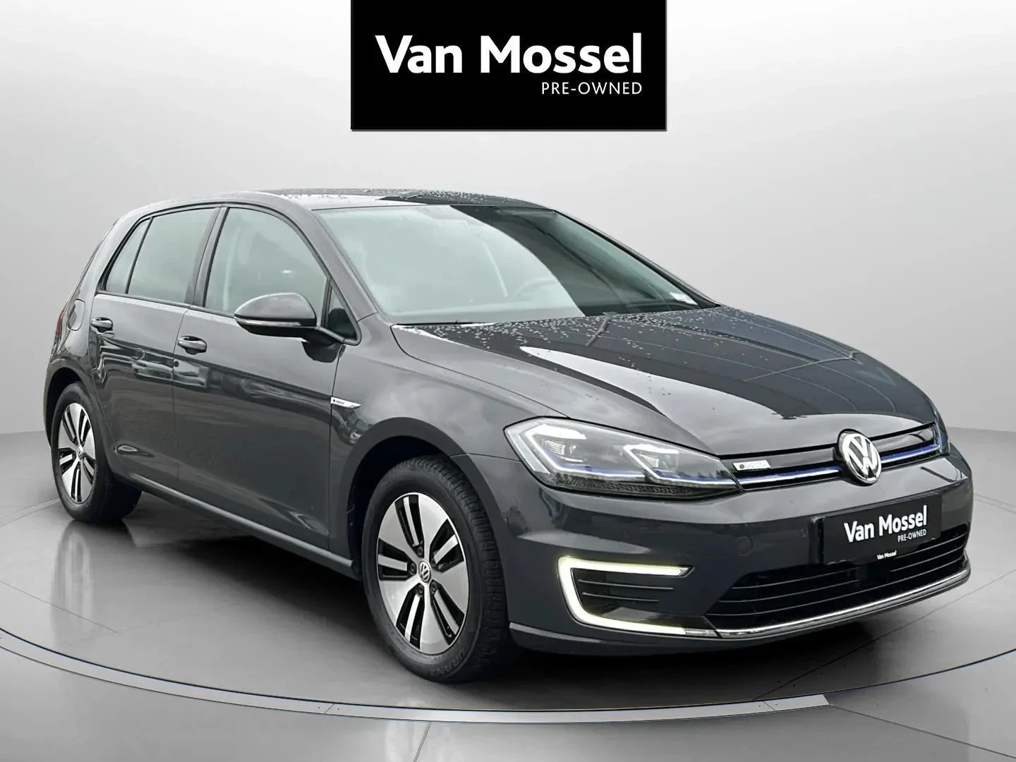 Volkswagen-e-Golf-image-2