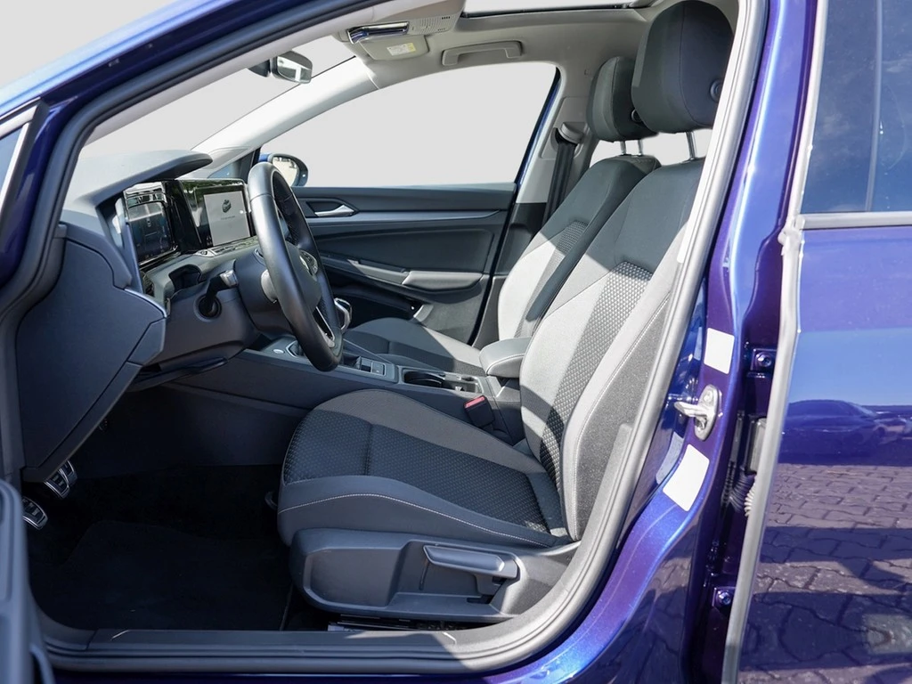 Volkswagen-Golf-image-17