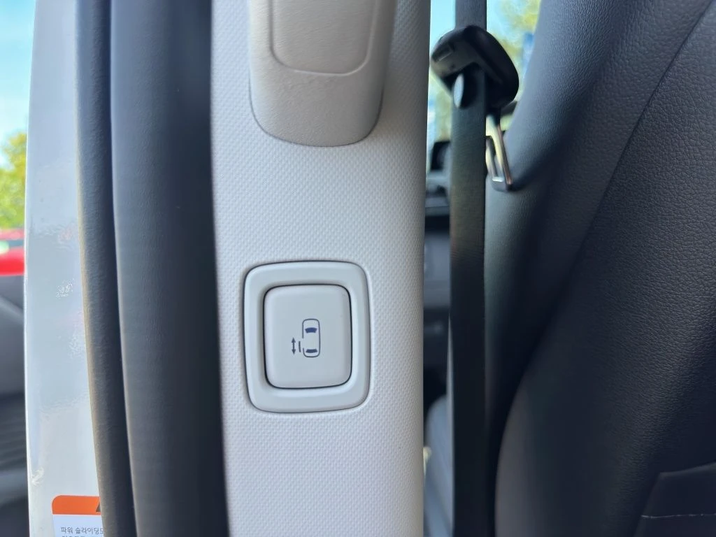 Hyundai-Staria-image-24