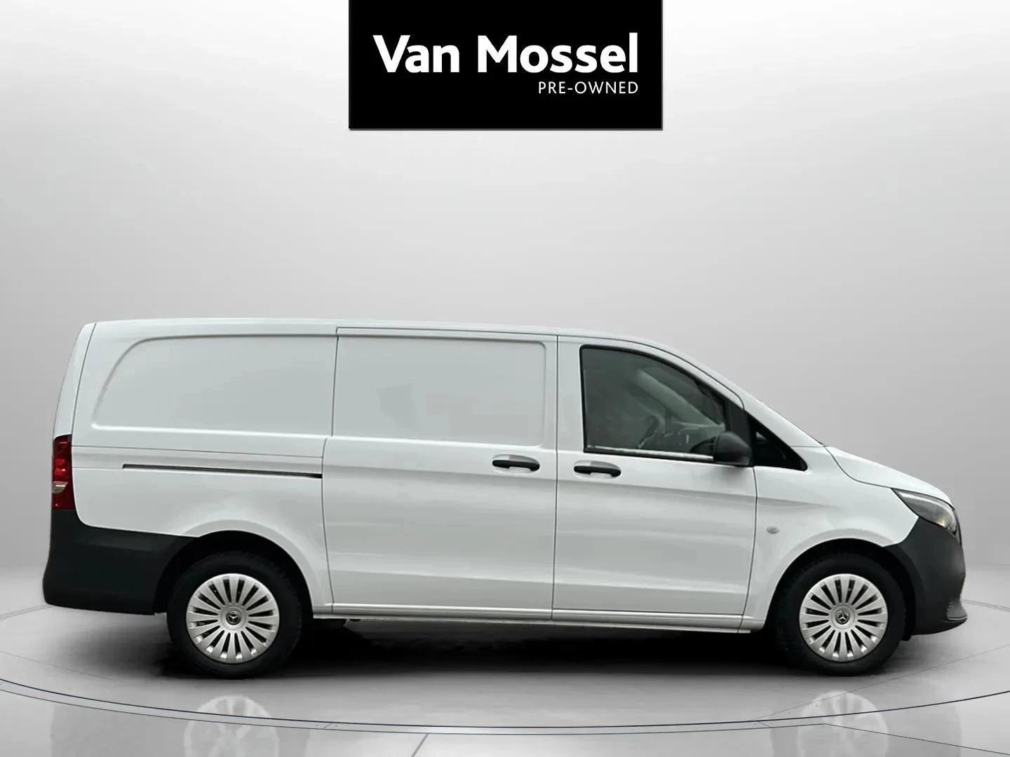 Mercedes-Benz-Vito-image-5