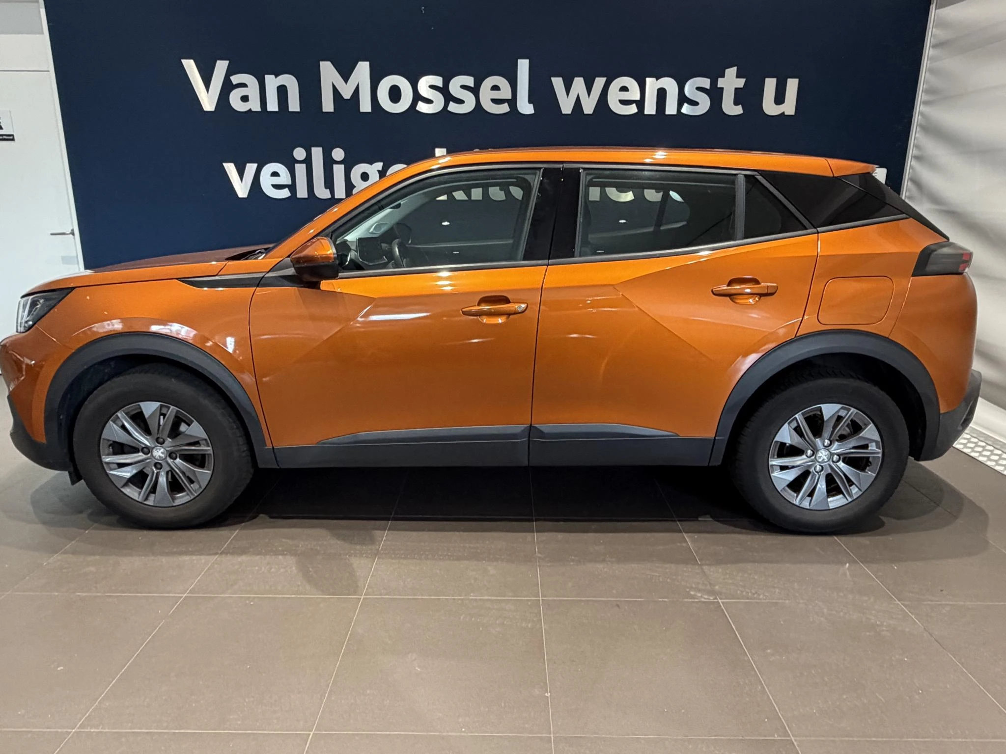 Peugeot-2008-image-2