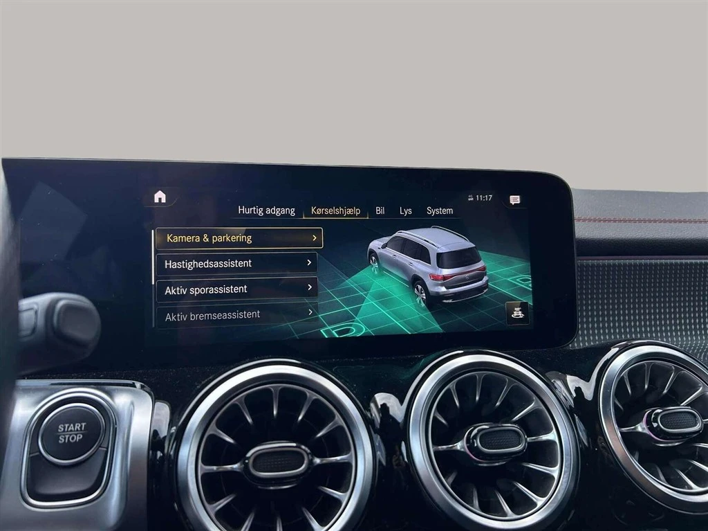Mercedes-Benz-EQB-image-18