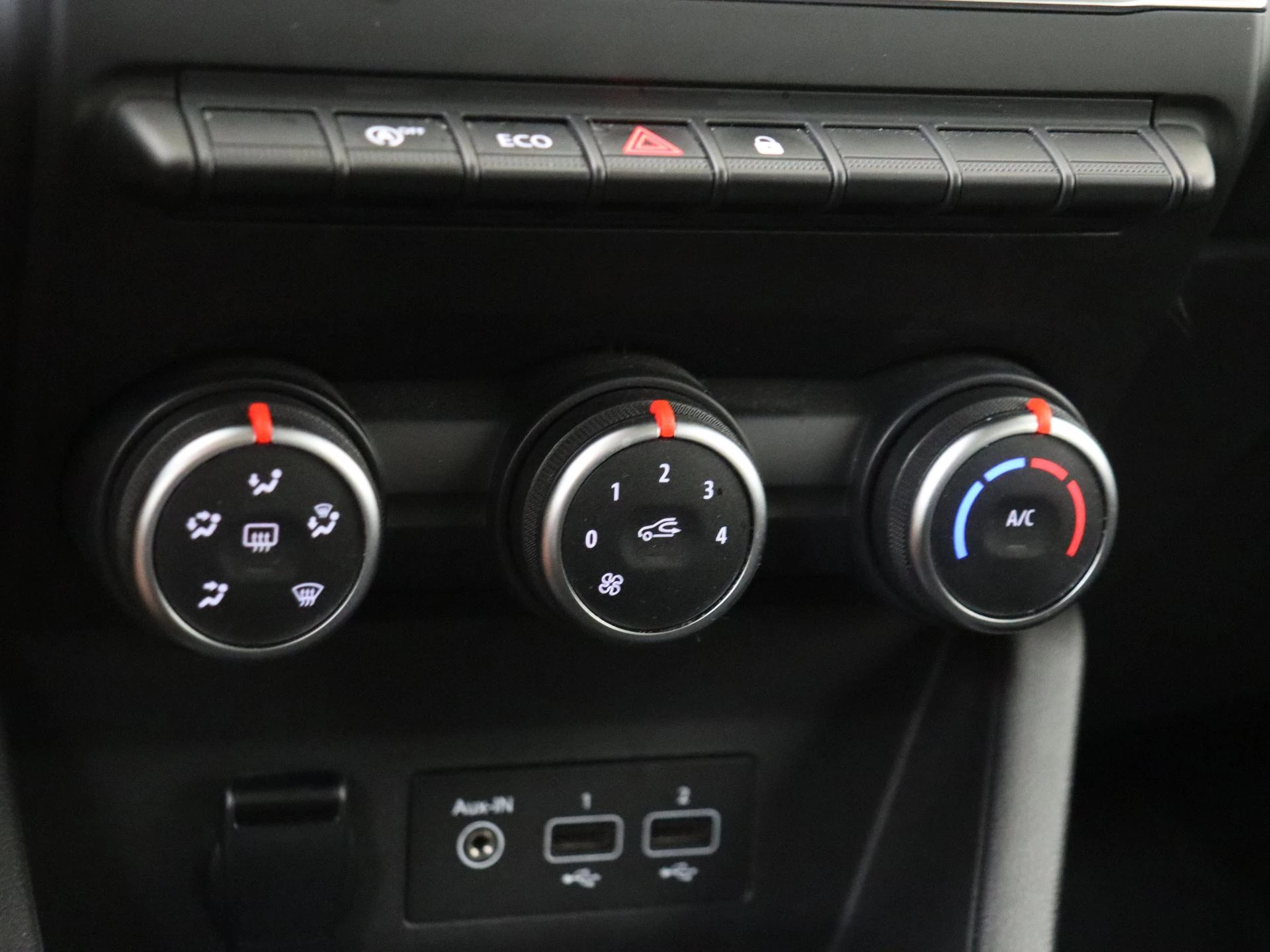 Renault-Clio-image-17