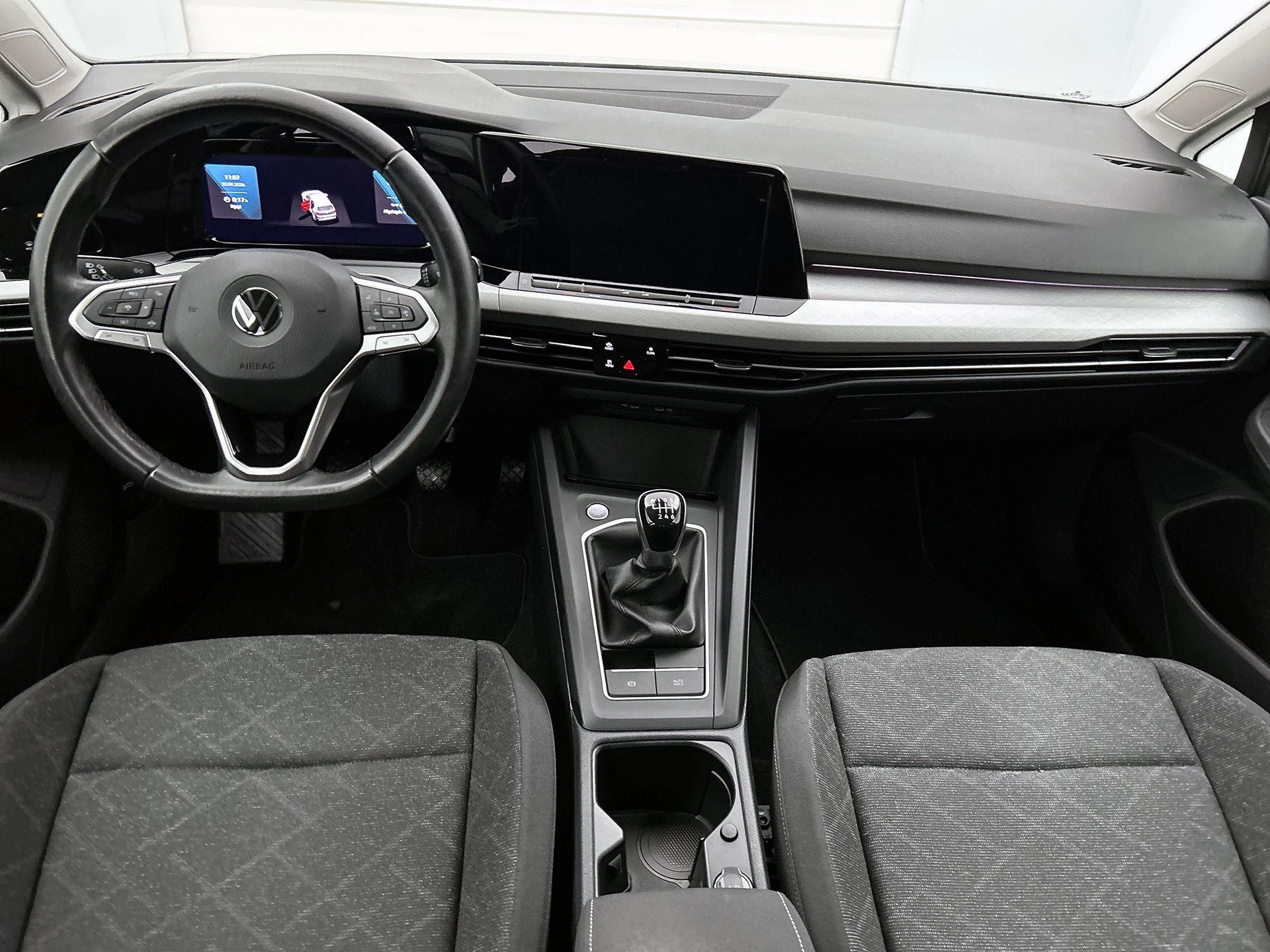 Volkswagen-Golf-image-17