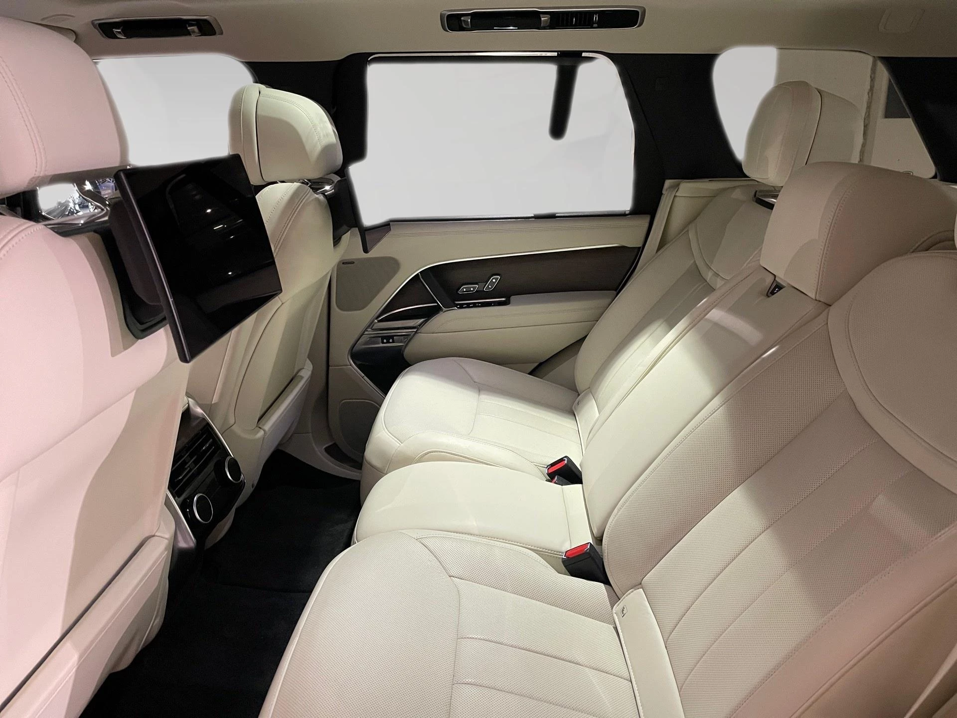 Land Rover-Range Rover-image-10