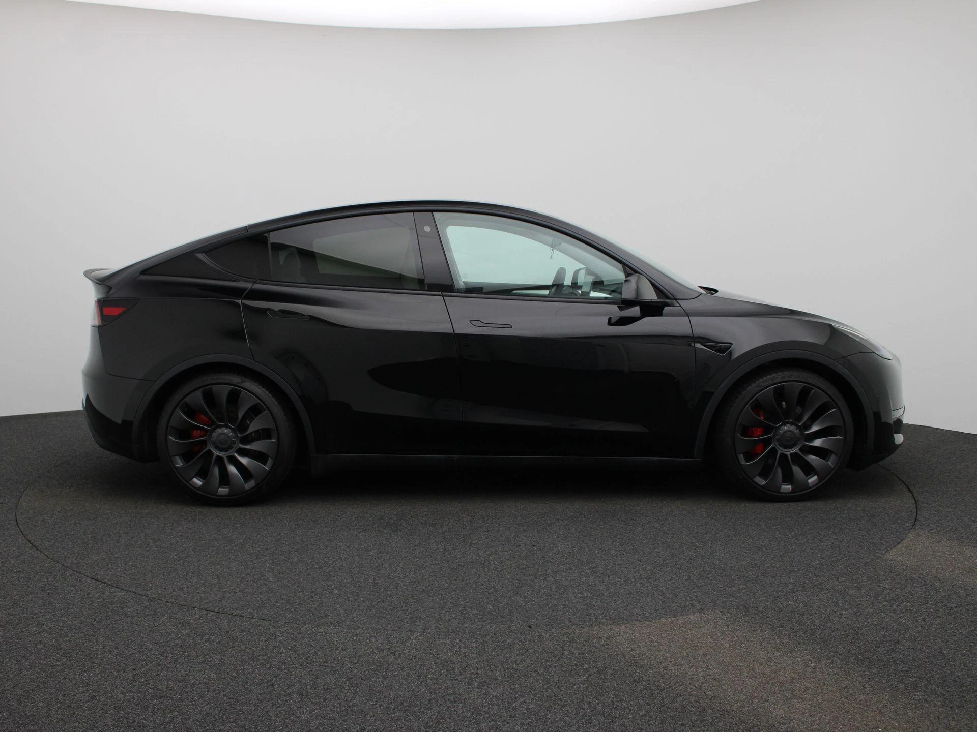 Tesla-Model Y-image-5