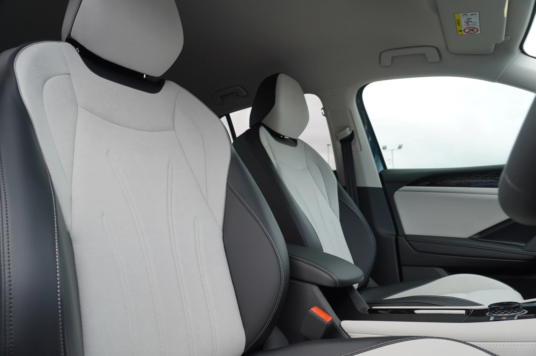 Volkswagen-Tiguan-image-12