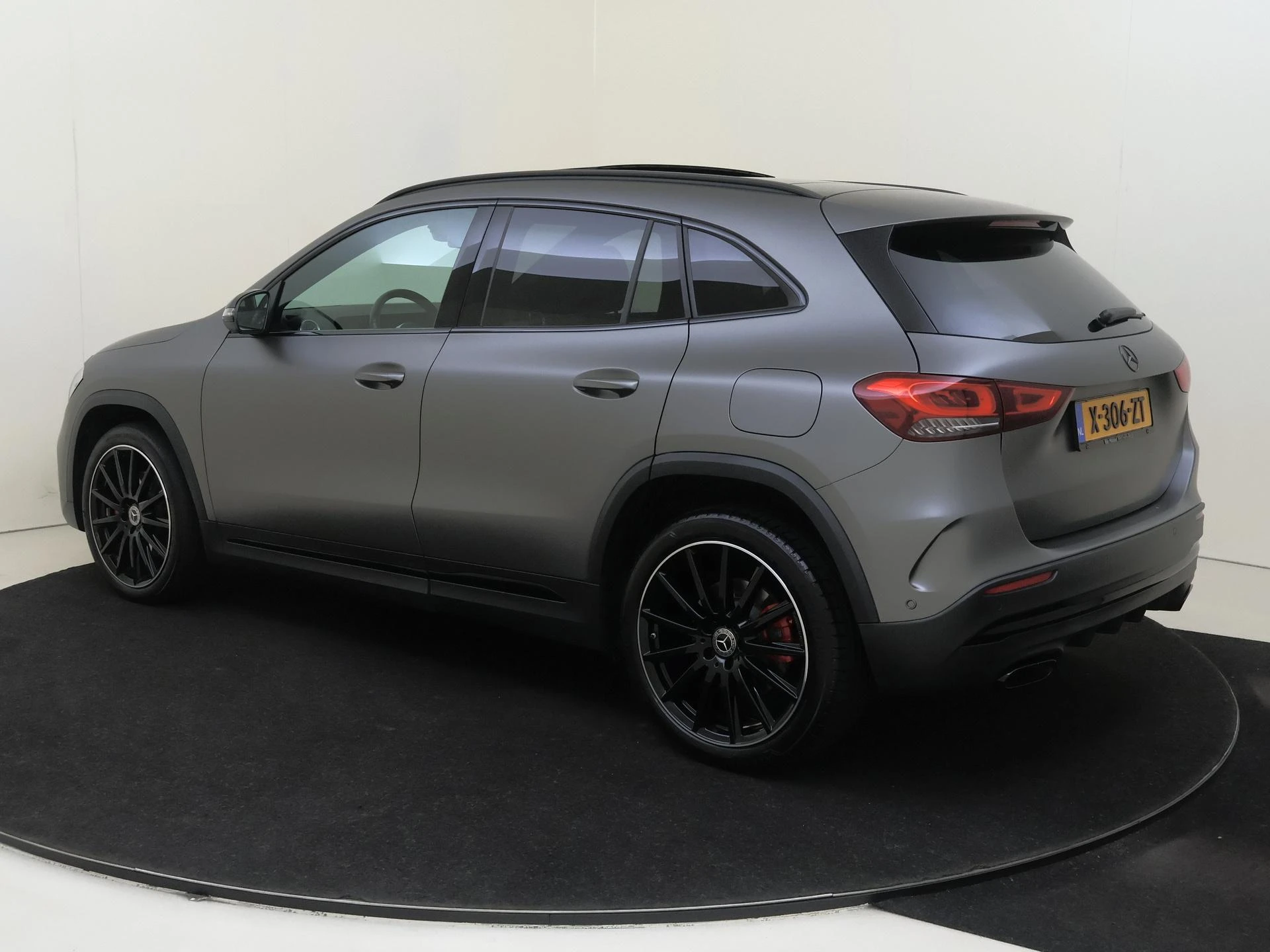 Mercedes-Benz-GLA-image-5