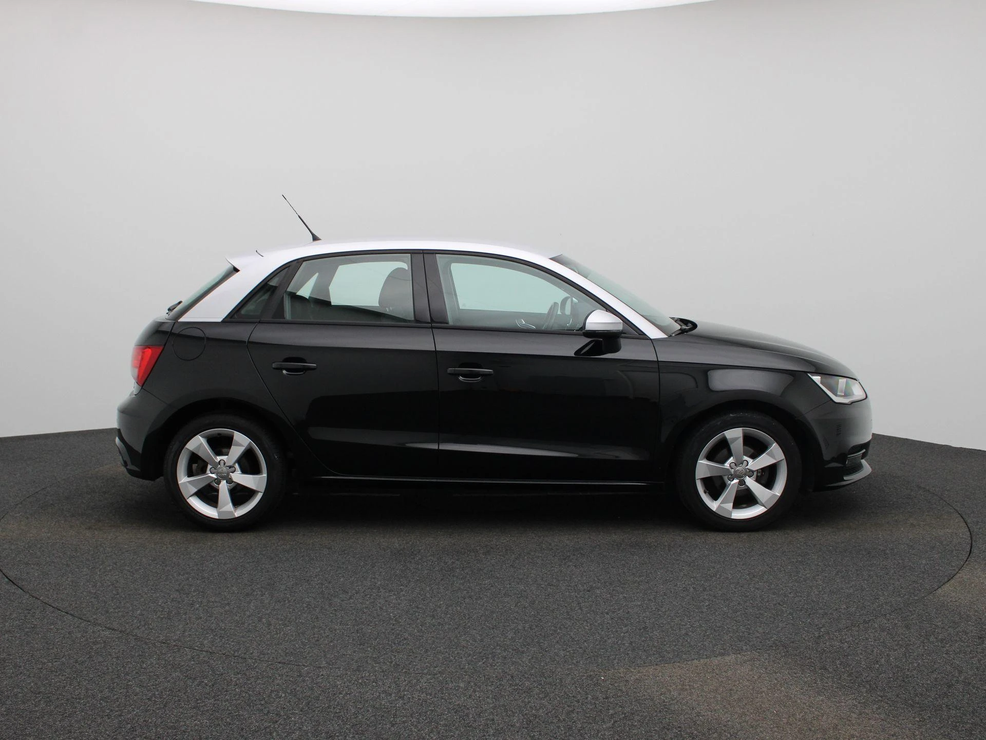 Audi-A1 Sportback-image-5