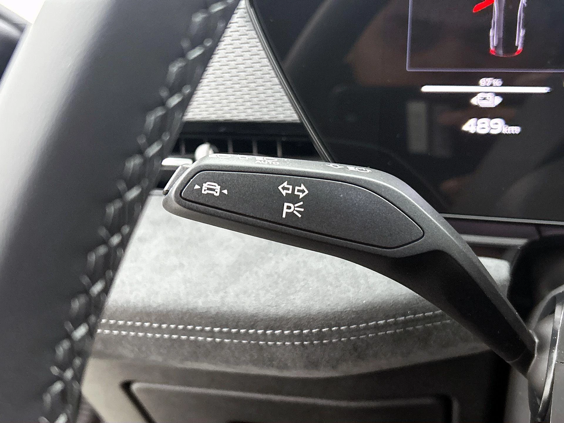 Audi-A6 Avant e-tron-image-10