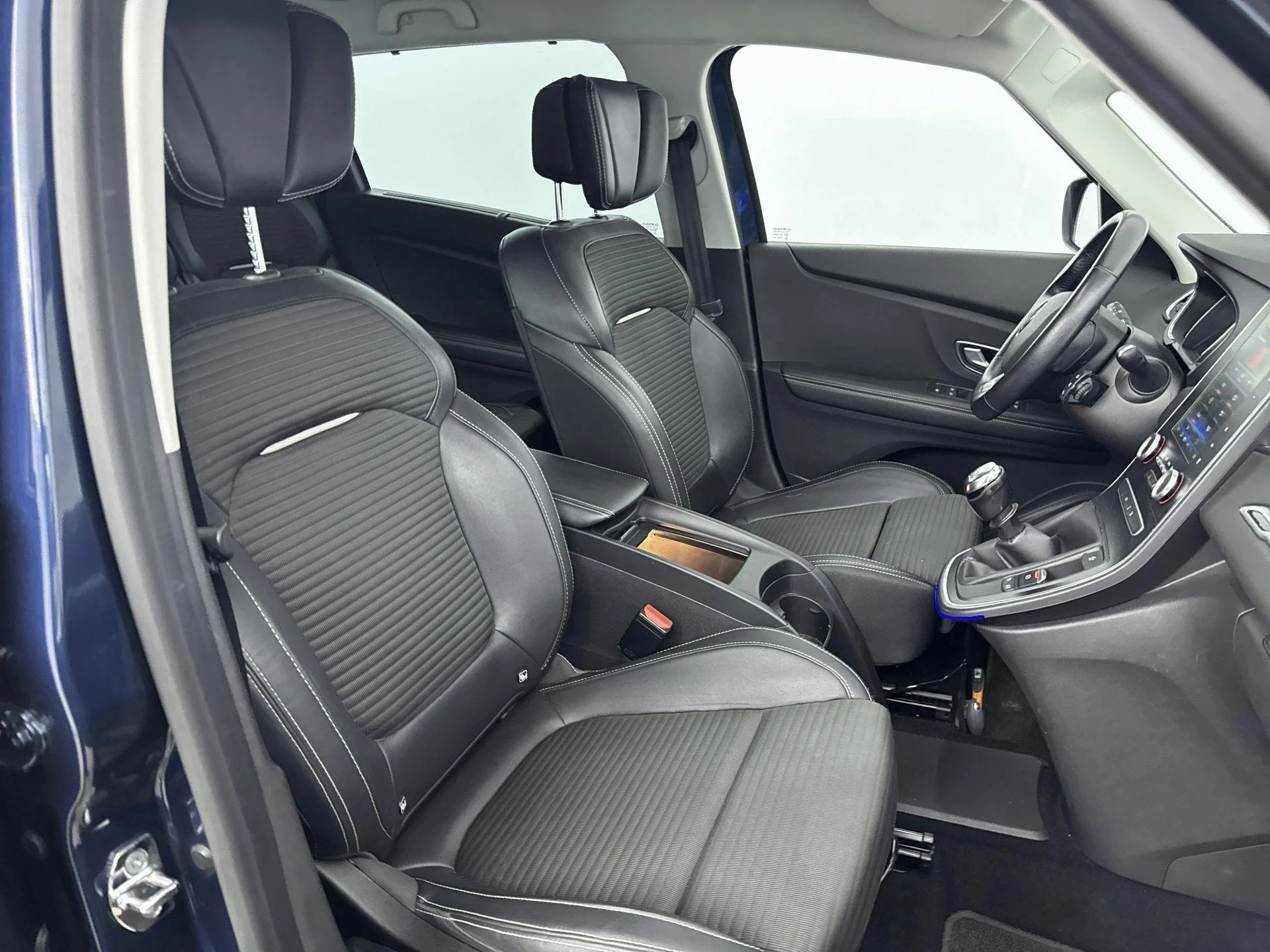 Renault-Grand Scénic-image-23