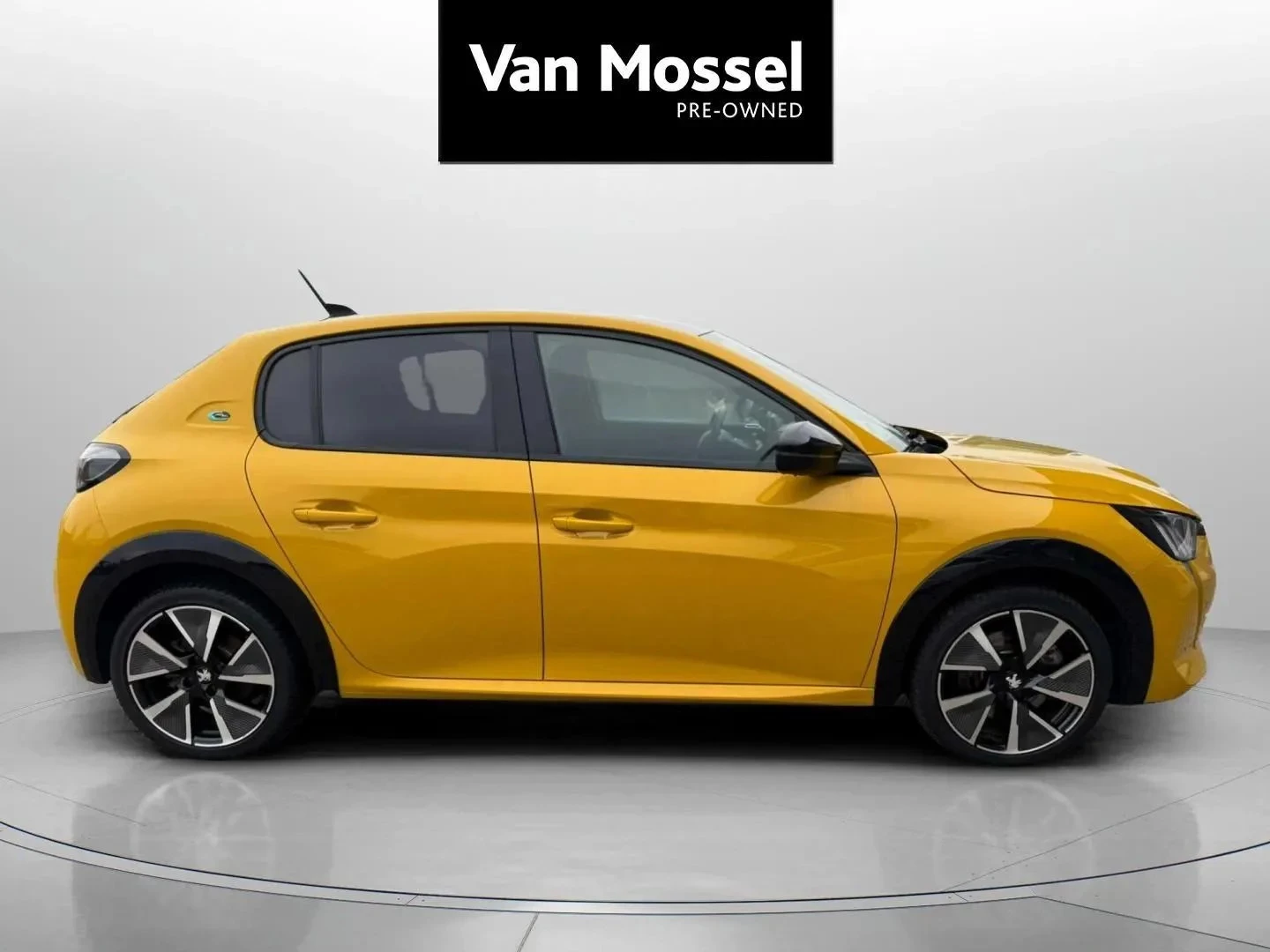 Peugeot-e-208-image-3