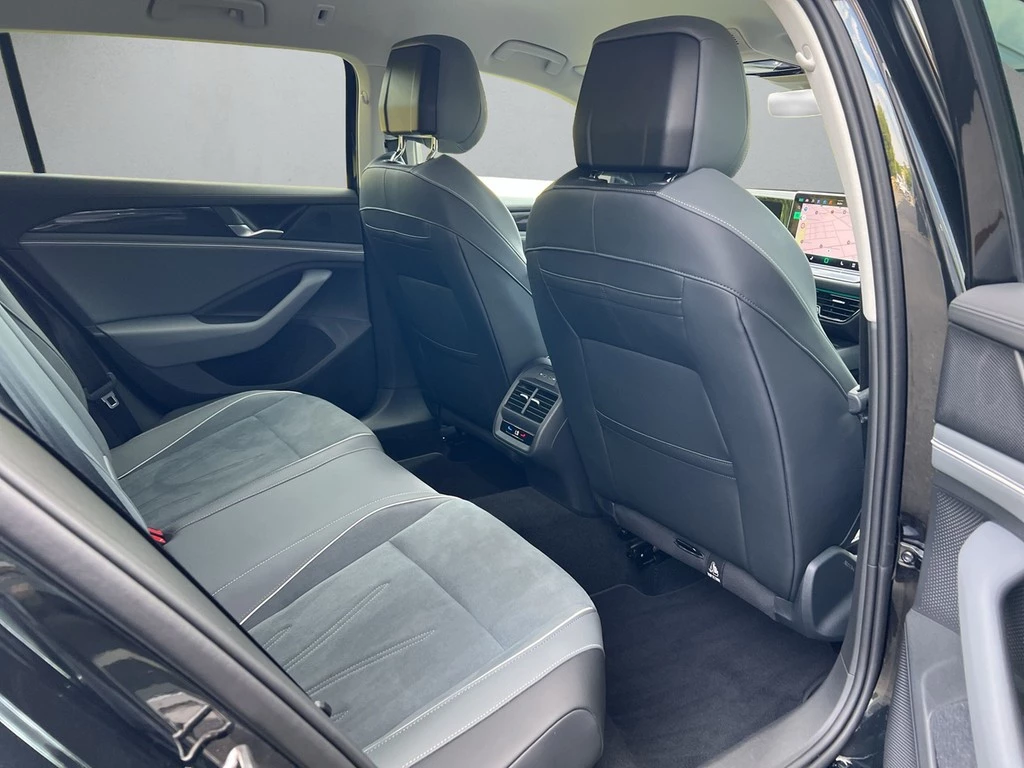 Volkswagen Passat Variant 1.5 eTSI DSG Business *Navi*LED*