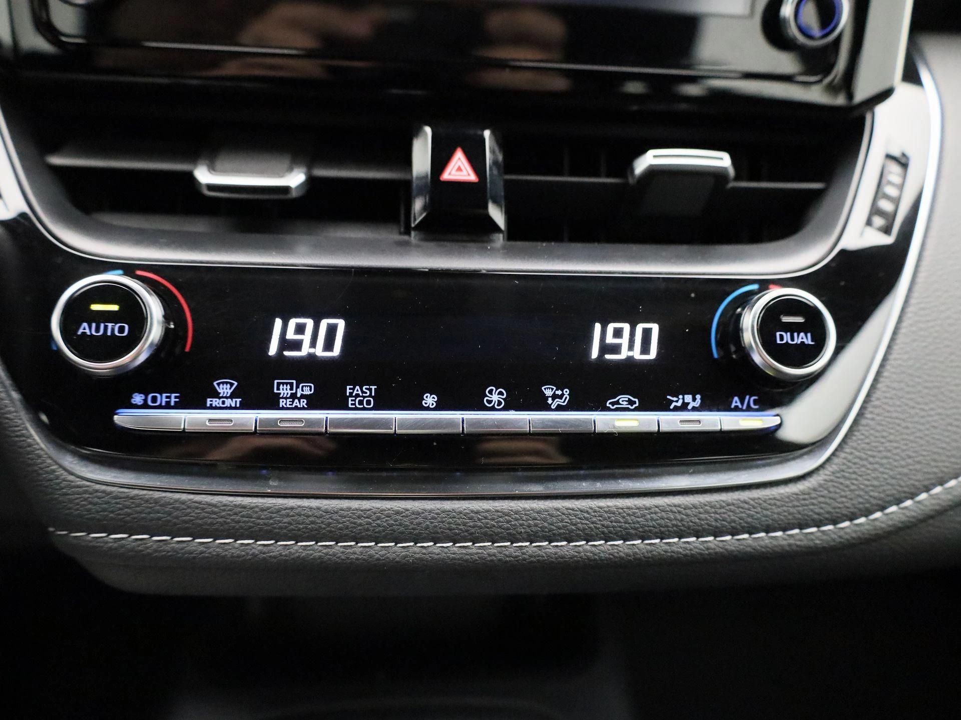 Toyota-Corolla Touring Sports-image-18