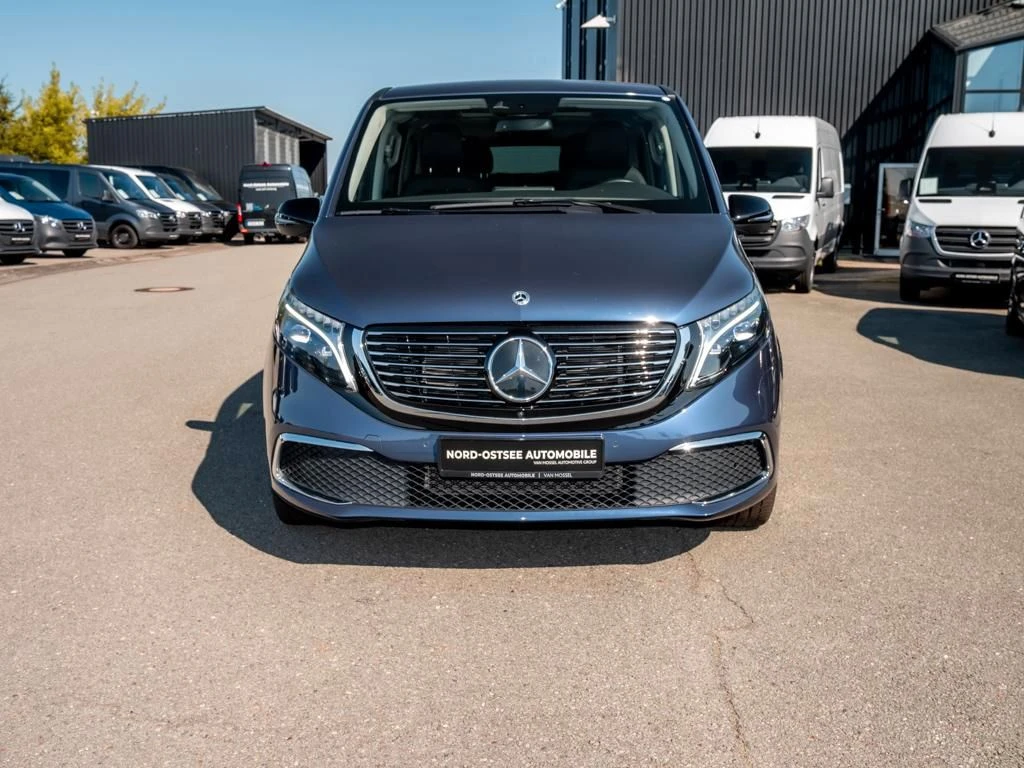 Mercedes-Benz-EQV 300-image-3