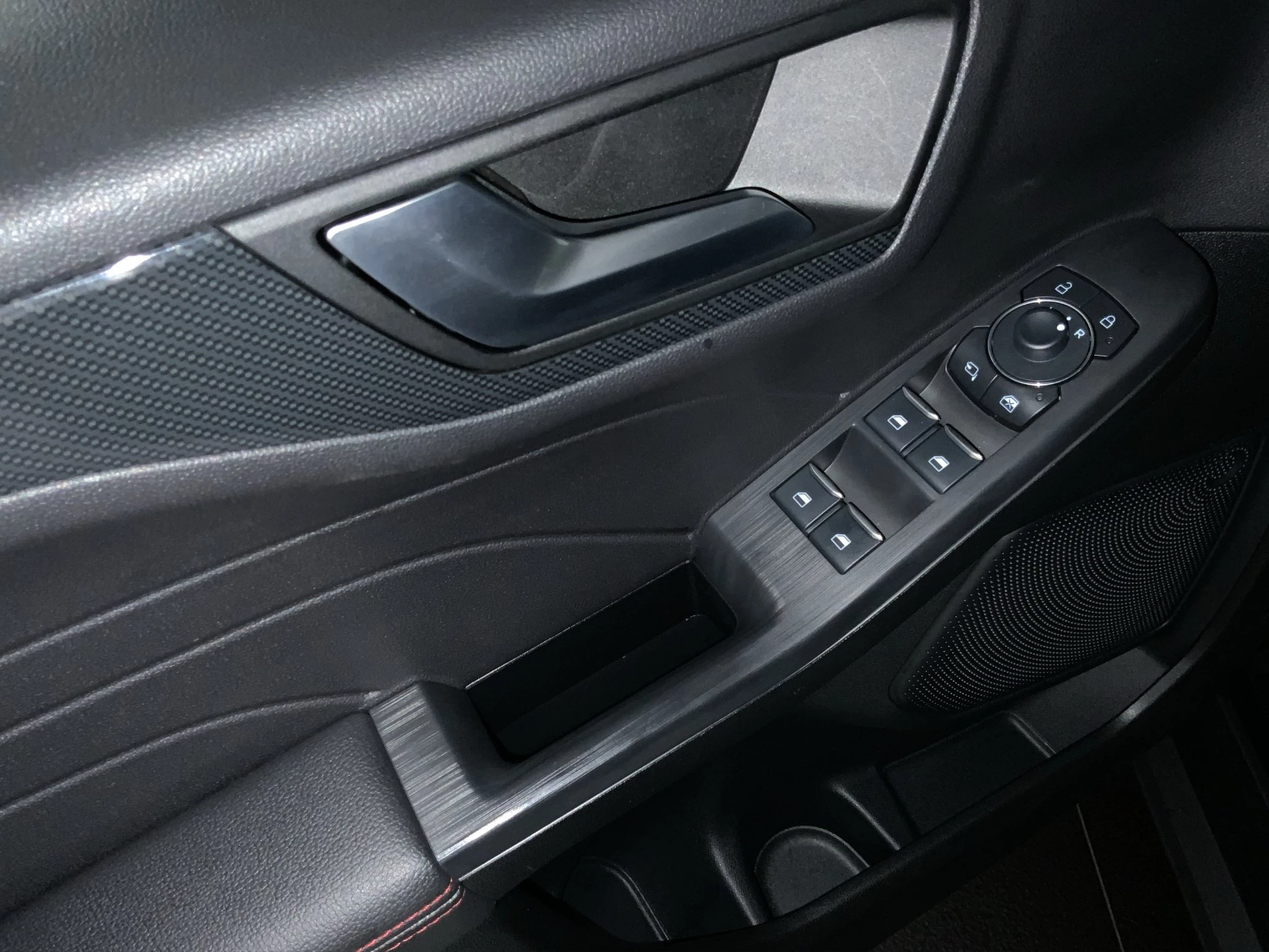 Ford Kuga ST-Line X*PANO*AHK*KAM*ACC*NAVI*SOUND-SYS.