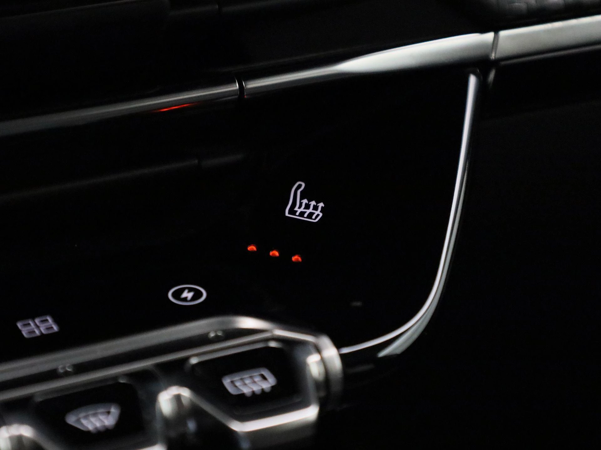 Peugeot-e-2008-image-22