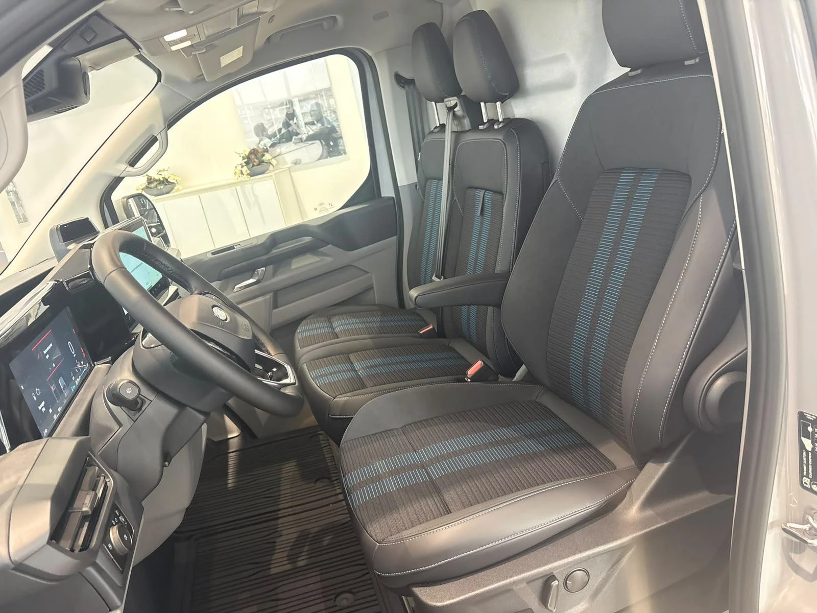 Ford-Transit Custom-image-14