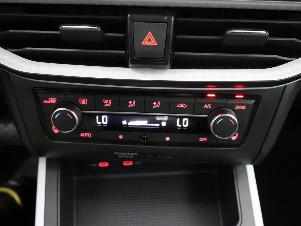 SEAT-Arona-image-19