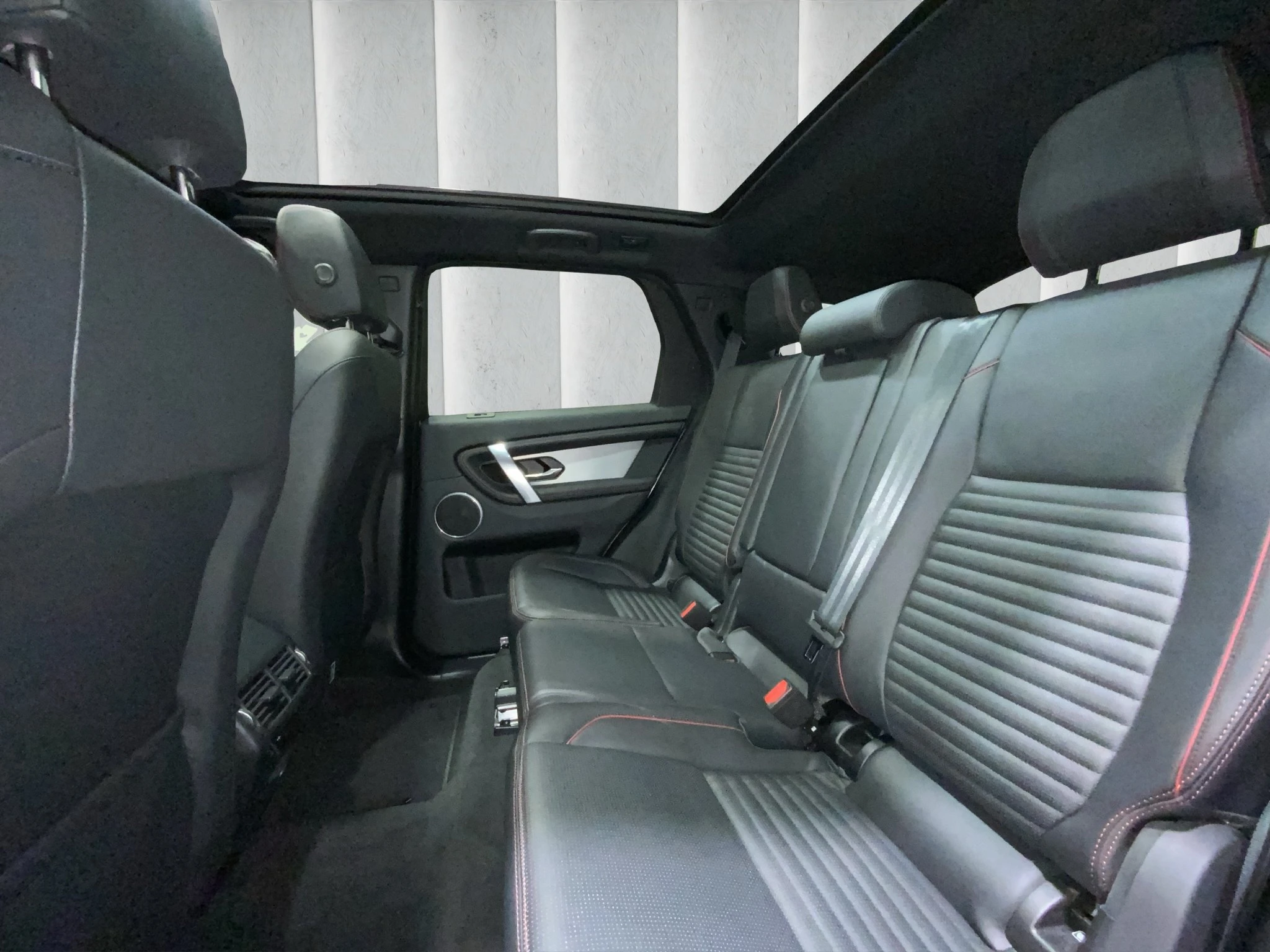 Land Rover-Discovery Sport-image-7