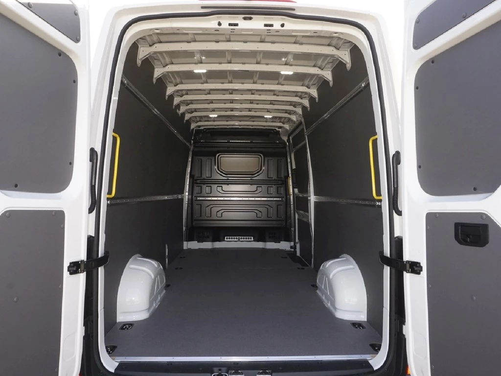 Volkswagen Crafter Kasten 2.0TDI lang Hochdach RearView