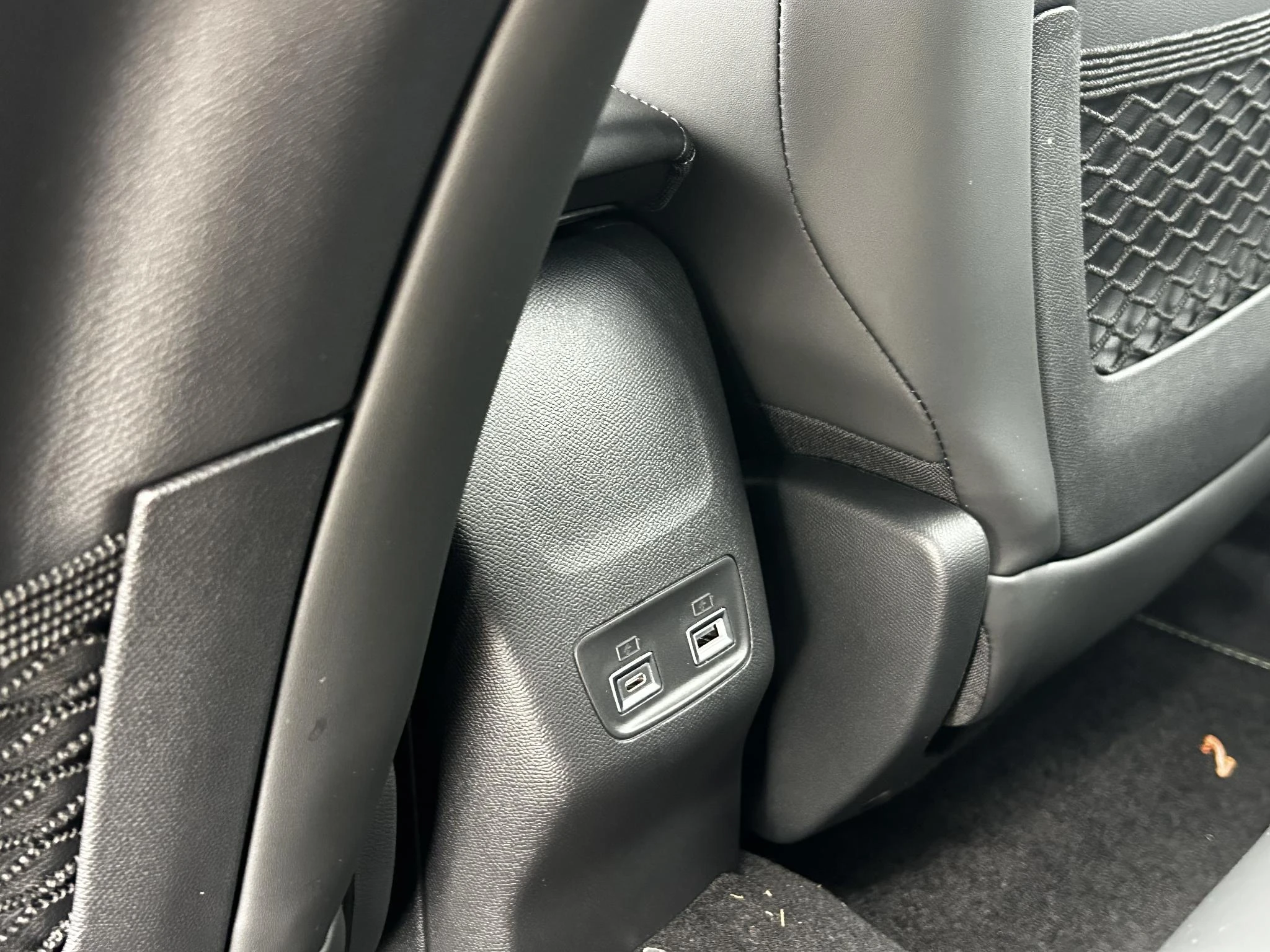 Peugeot-208-image-24