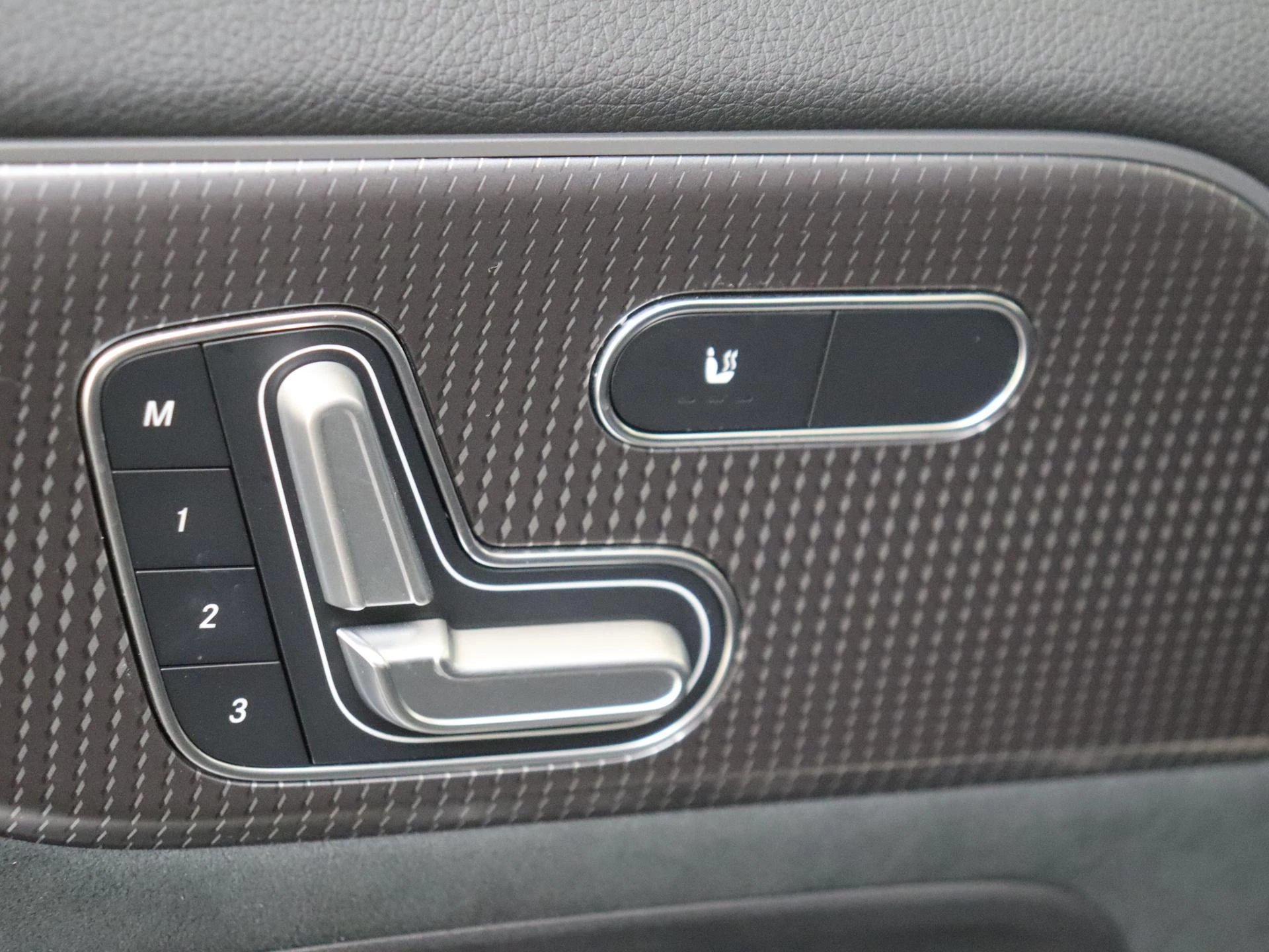 Mercedes-Benz-EQA-image-26