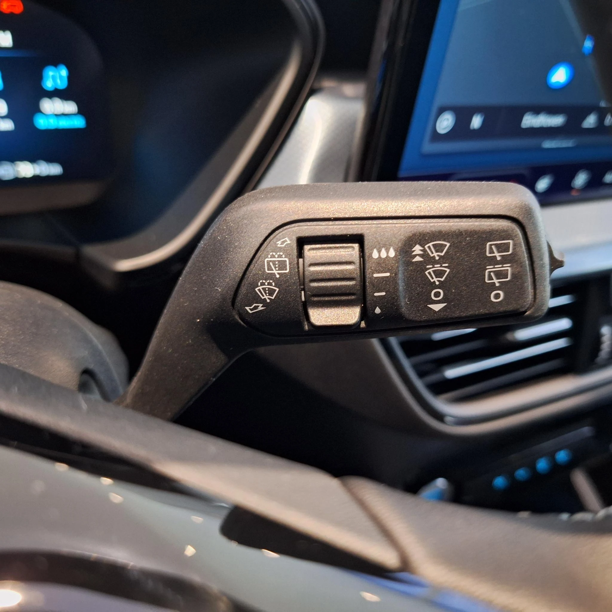 Ford-Kuga-image-35