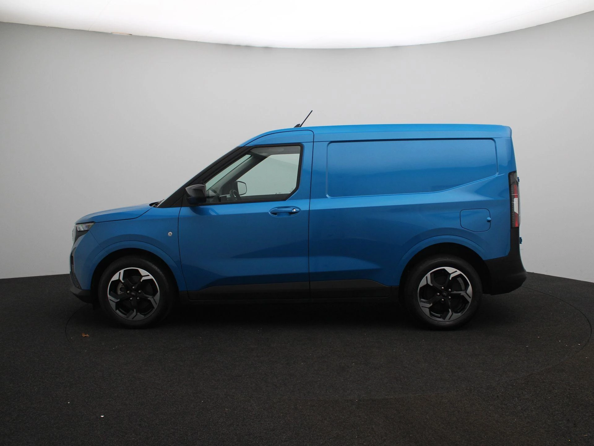 Ford E-Transit Courier Limited 44 kWh