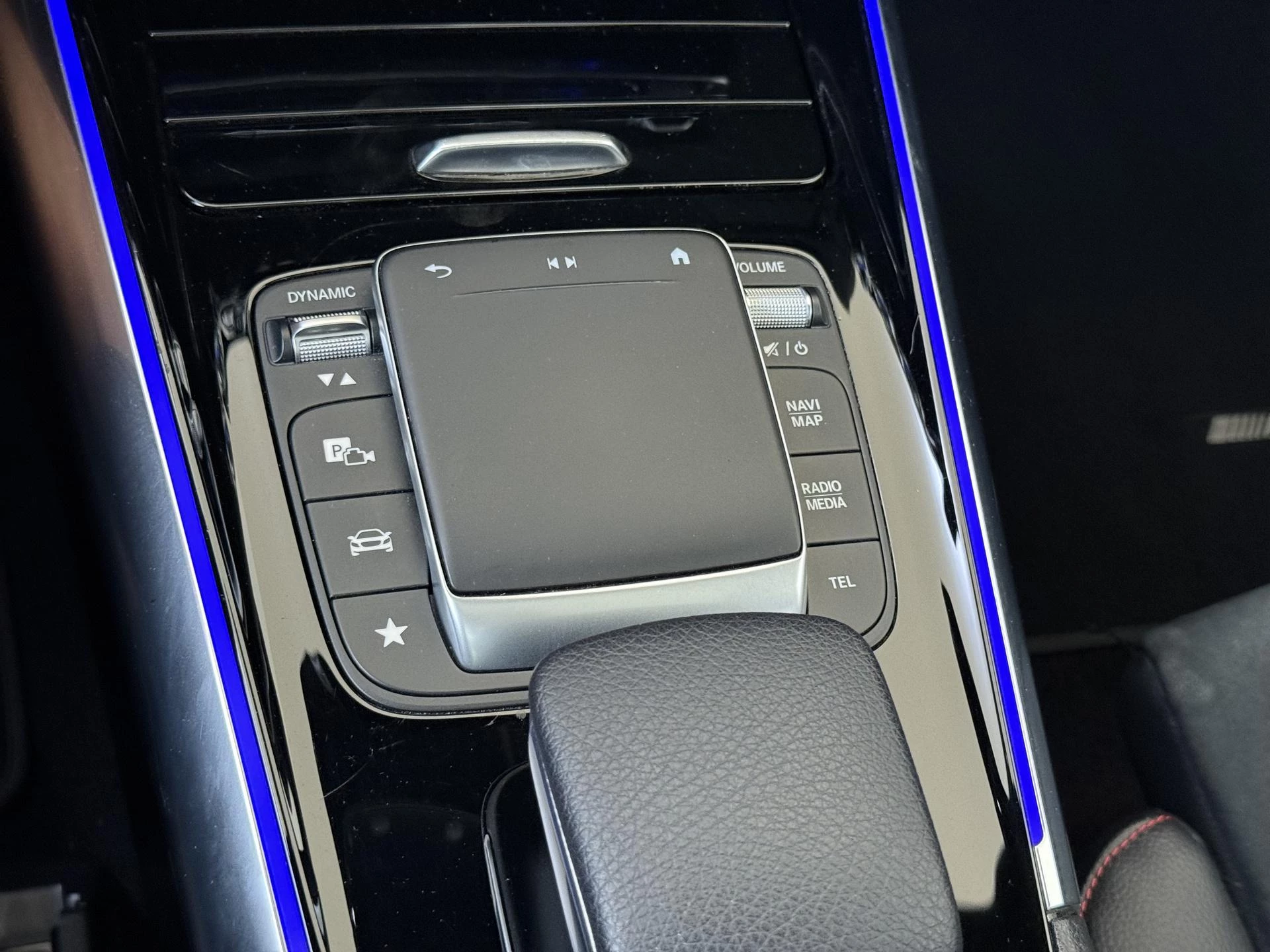 Mercedes-Benz-GLA-image-20