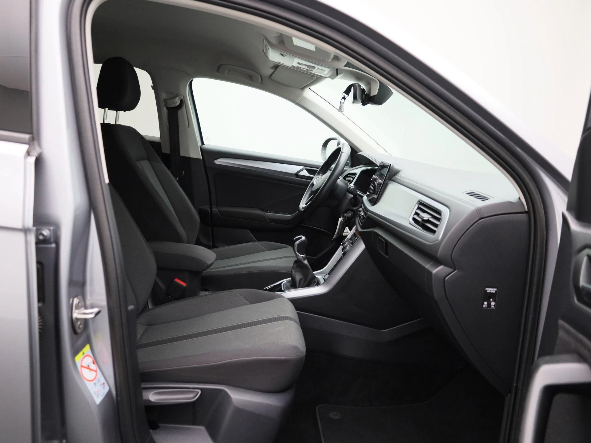 Volkswagen-T-Roc-image-31