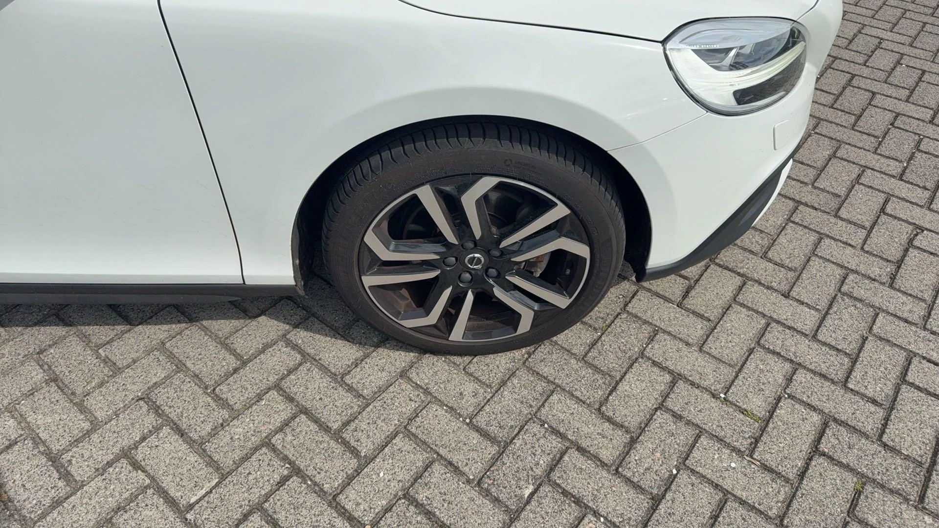 Volvo-V40-image-17