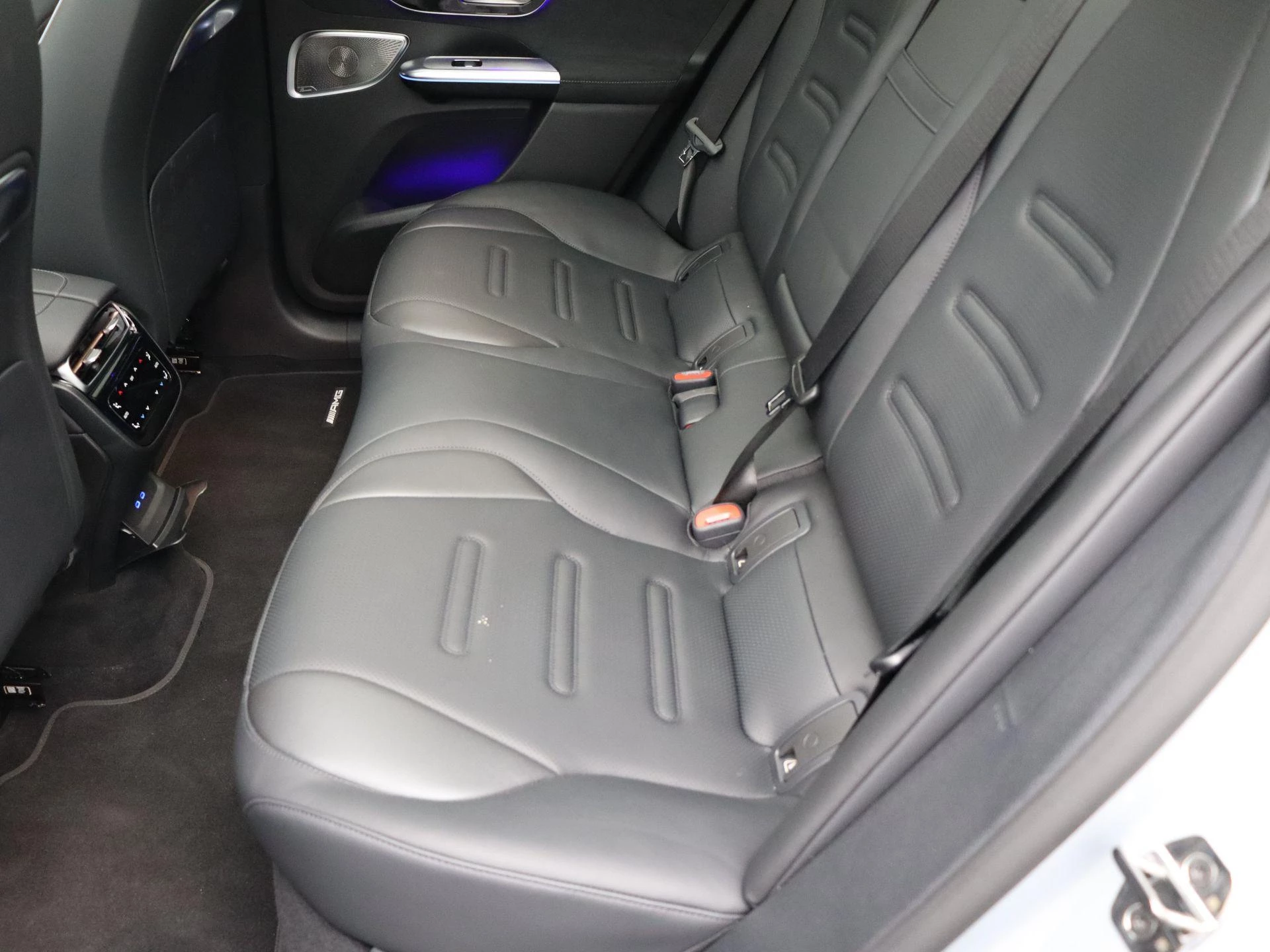 Mercedes-Benz EQE SUV 43 4MATIC Night Edition + NAPPA + PANO DAK + DIGITAL LIGHT + HYPERSCREEN +