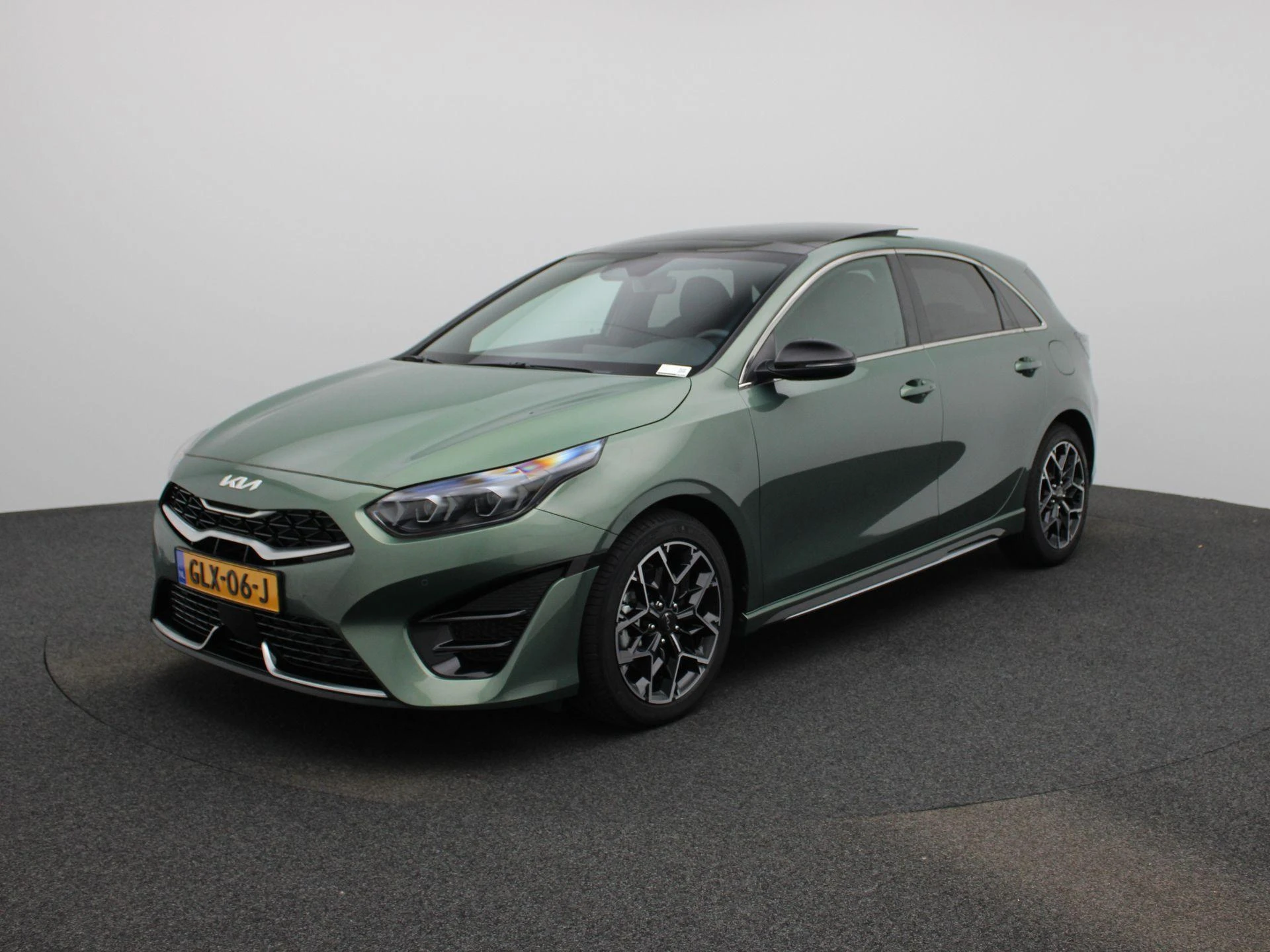 Kia Ceed - 1