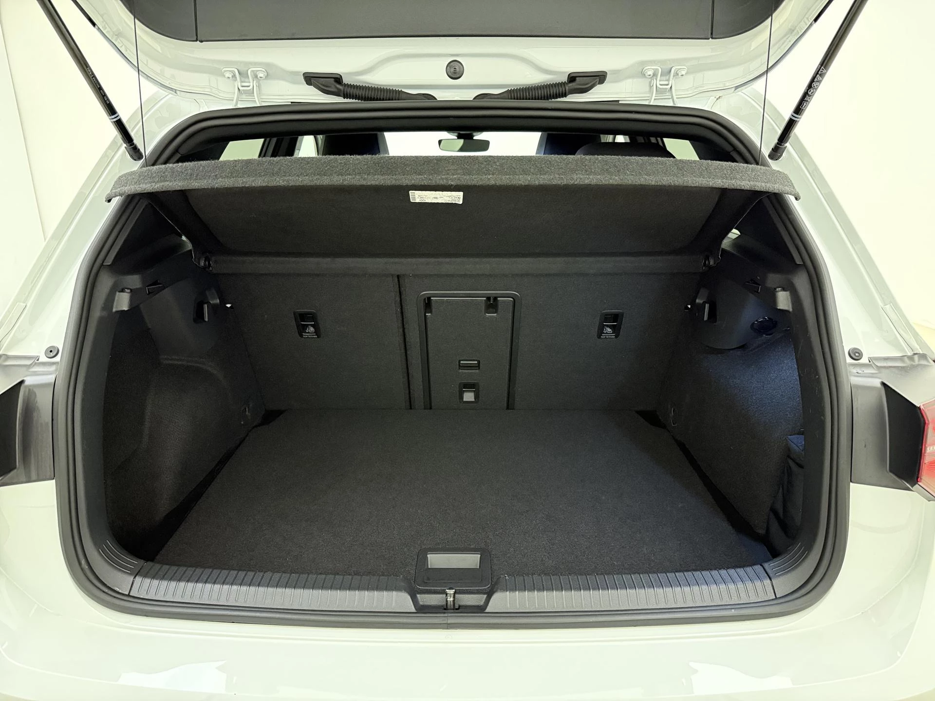 Volkswagen-Golf-image-2