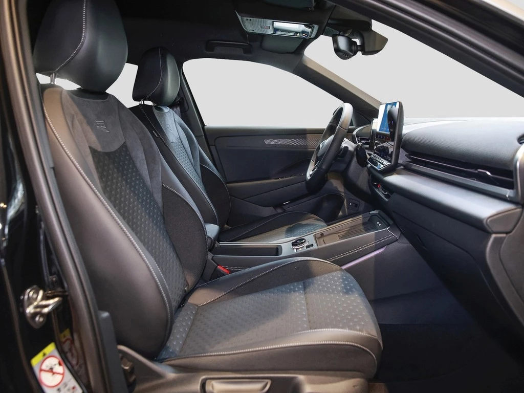 Volkswagen T-Roc 1.5 eTSI DSG R-Line AHK, IQ-Light, Navi VSA