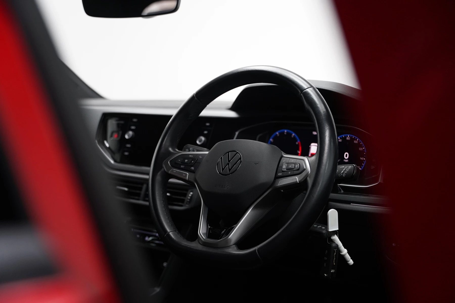 Volkswagen-Polo-image-15