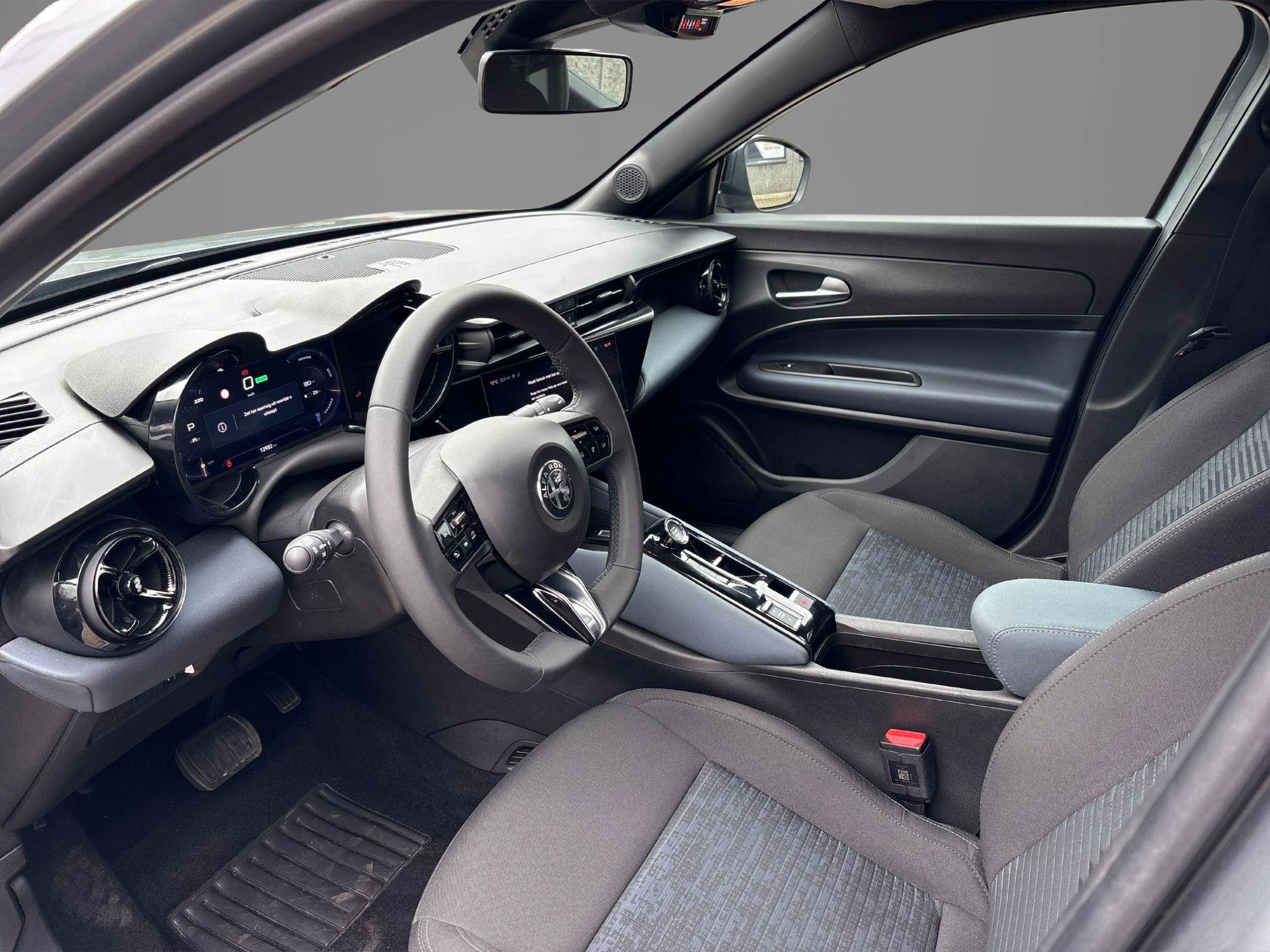 Alfa Romeo Junior Elettrica 54 kWh