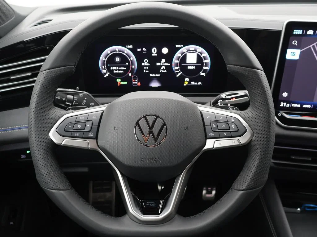 Volkswagen-Tiguan-image-20