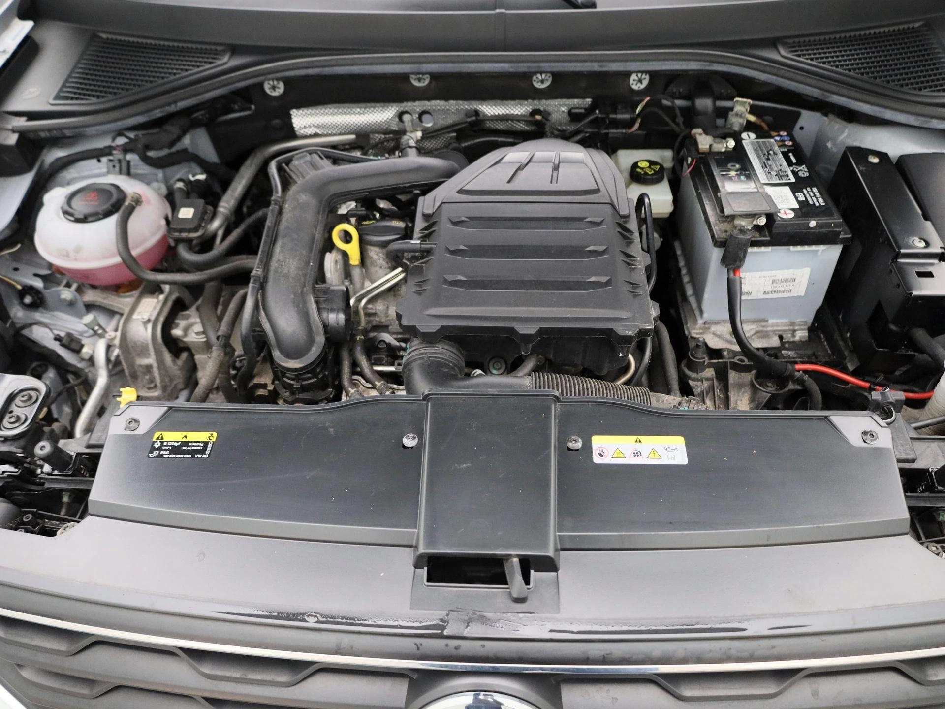 Volkswagen-T-Roc-image-27