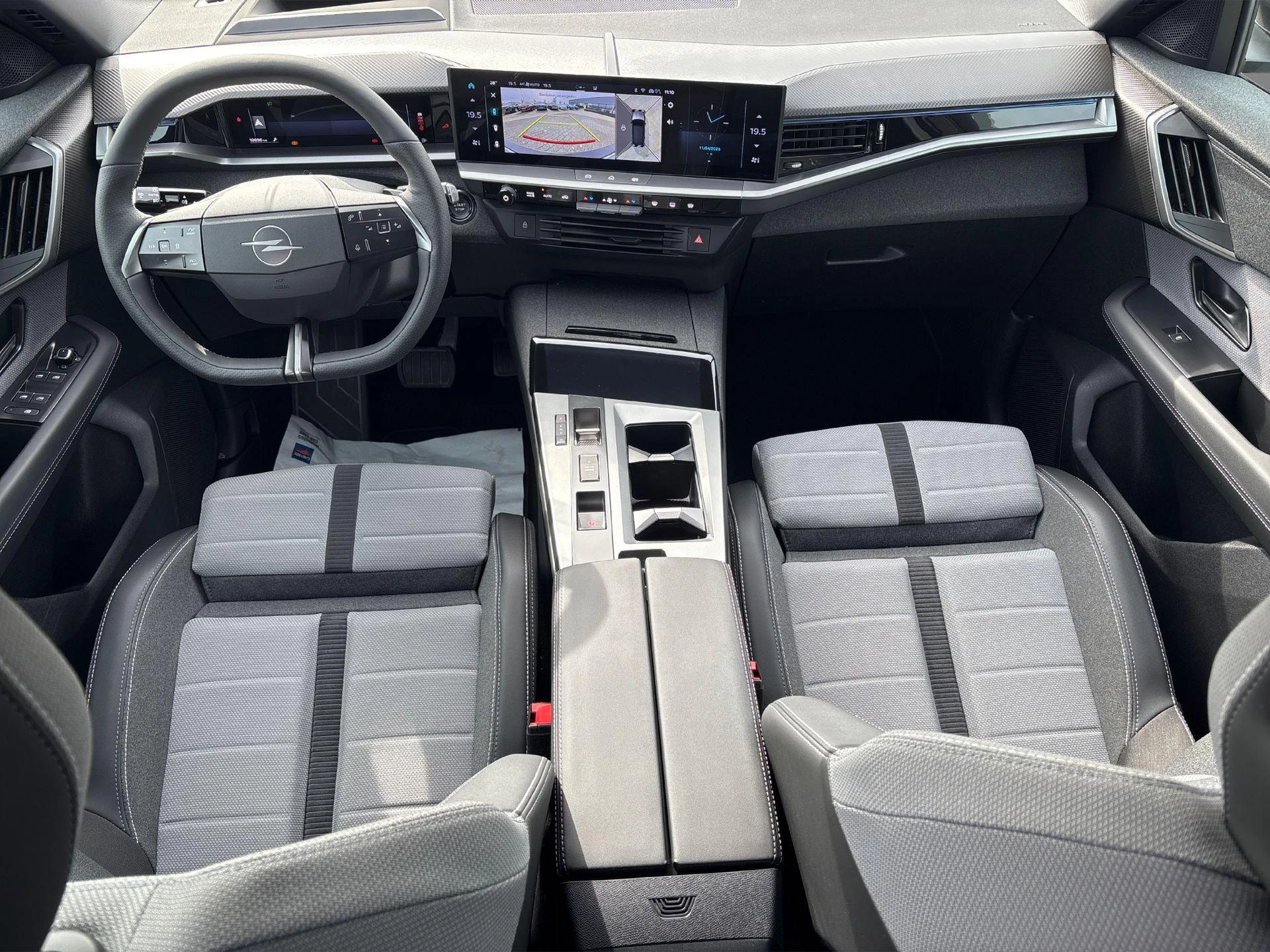 Opel-Grandland-image-11