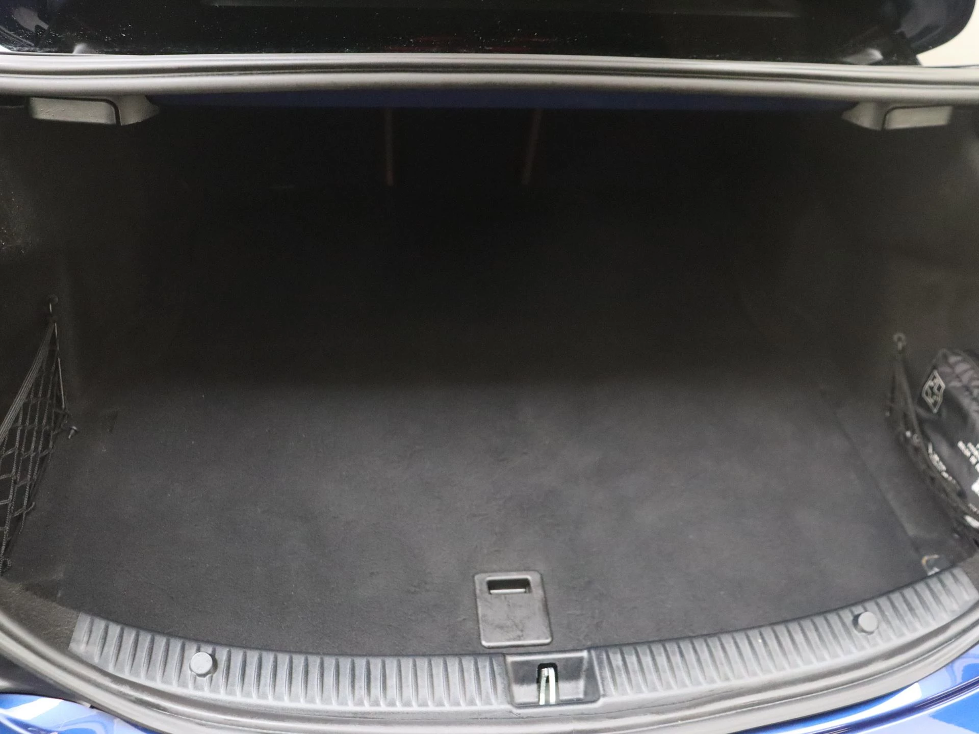Mercedes-Benz-C-Klasse-image-39