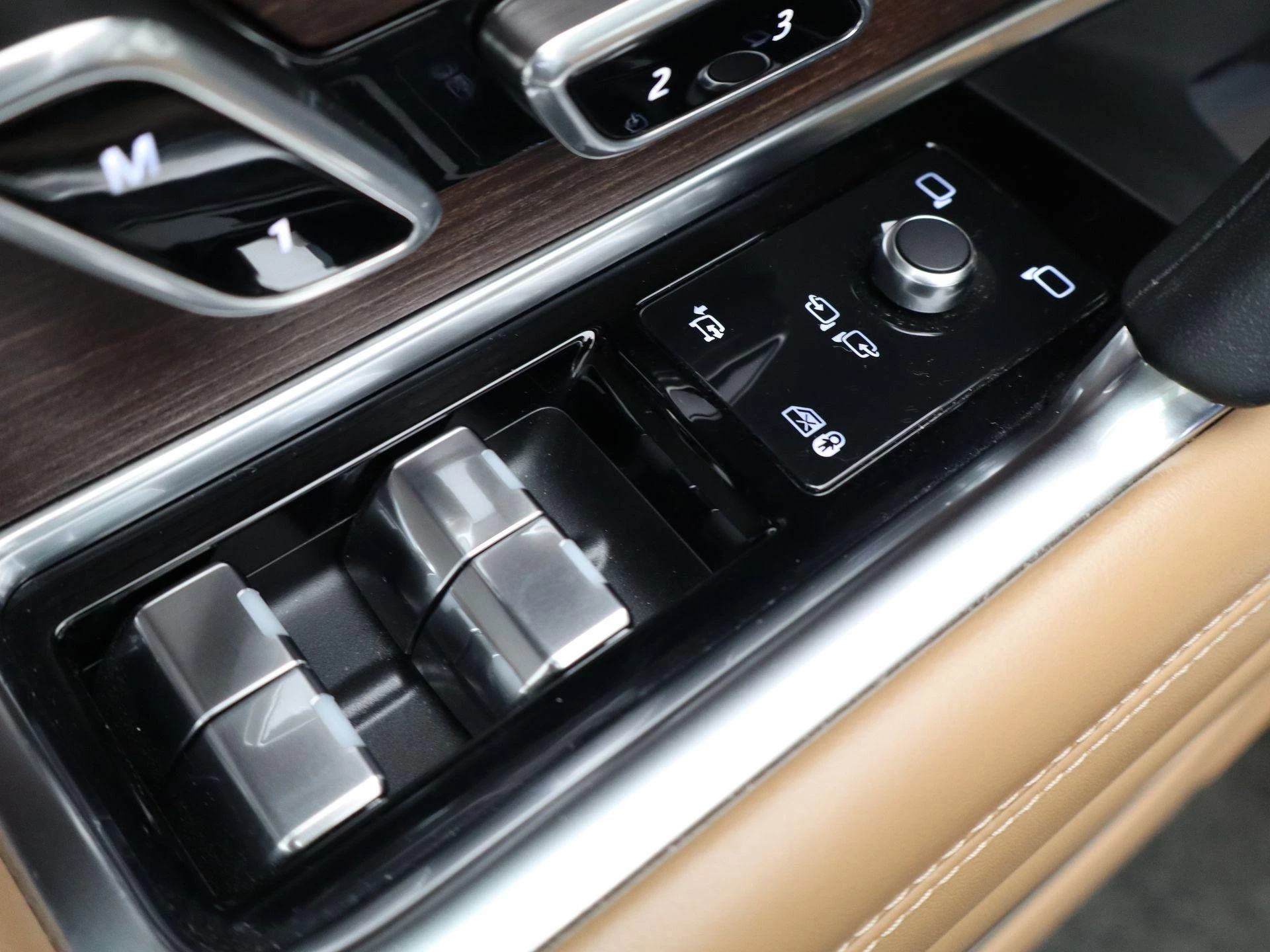 Land Rover-Range Rover-image-30