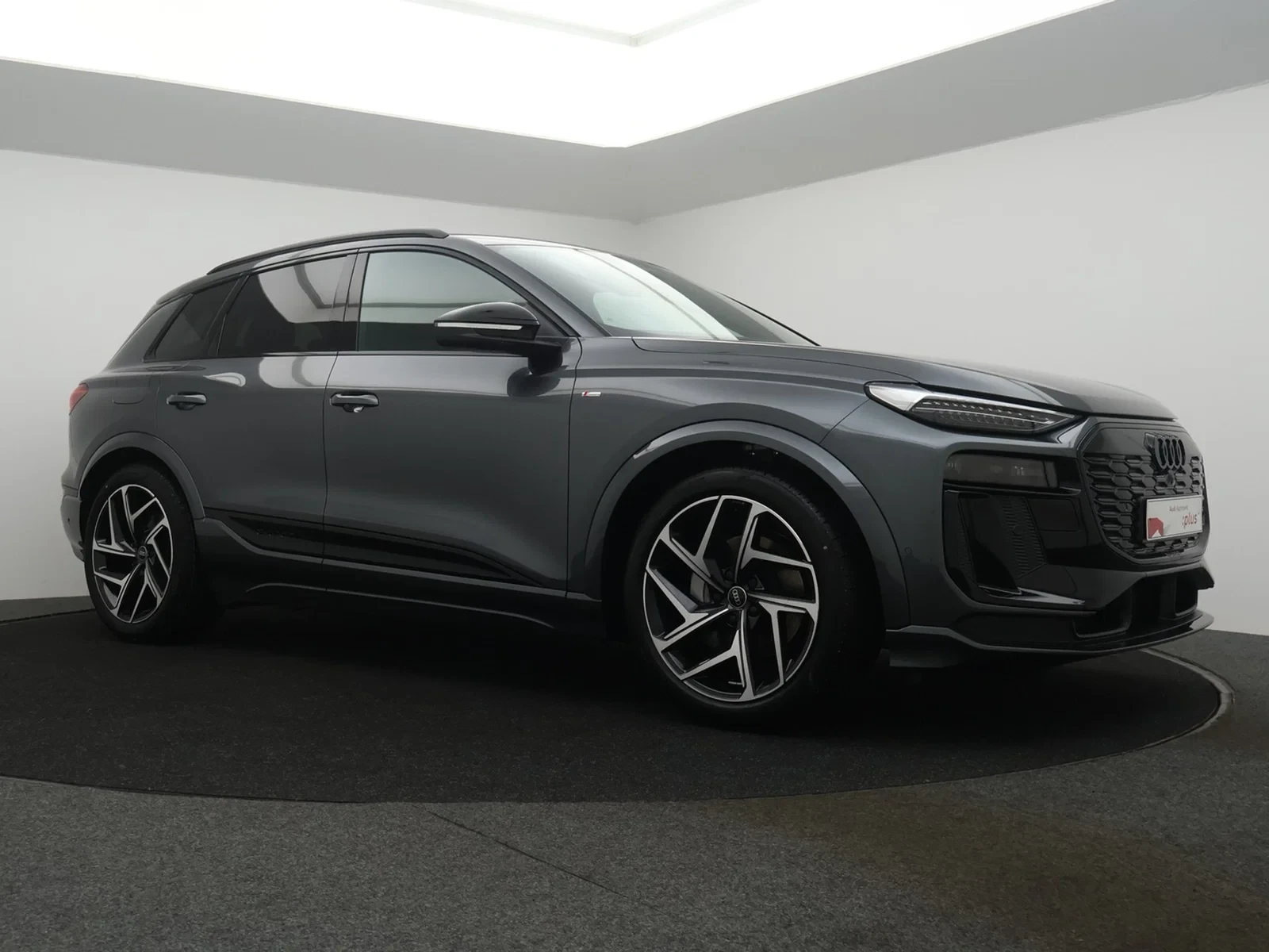 Audi Q6 e-tron Audi Q6 SUV Corporate S performance *ENKEL VOORSTEL VOOR PROFFESIONELEN*