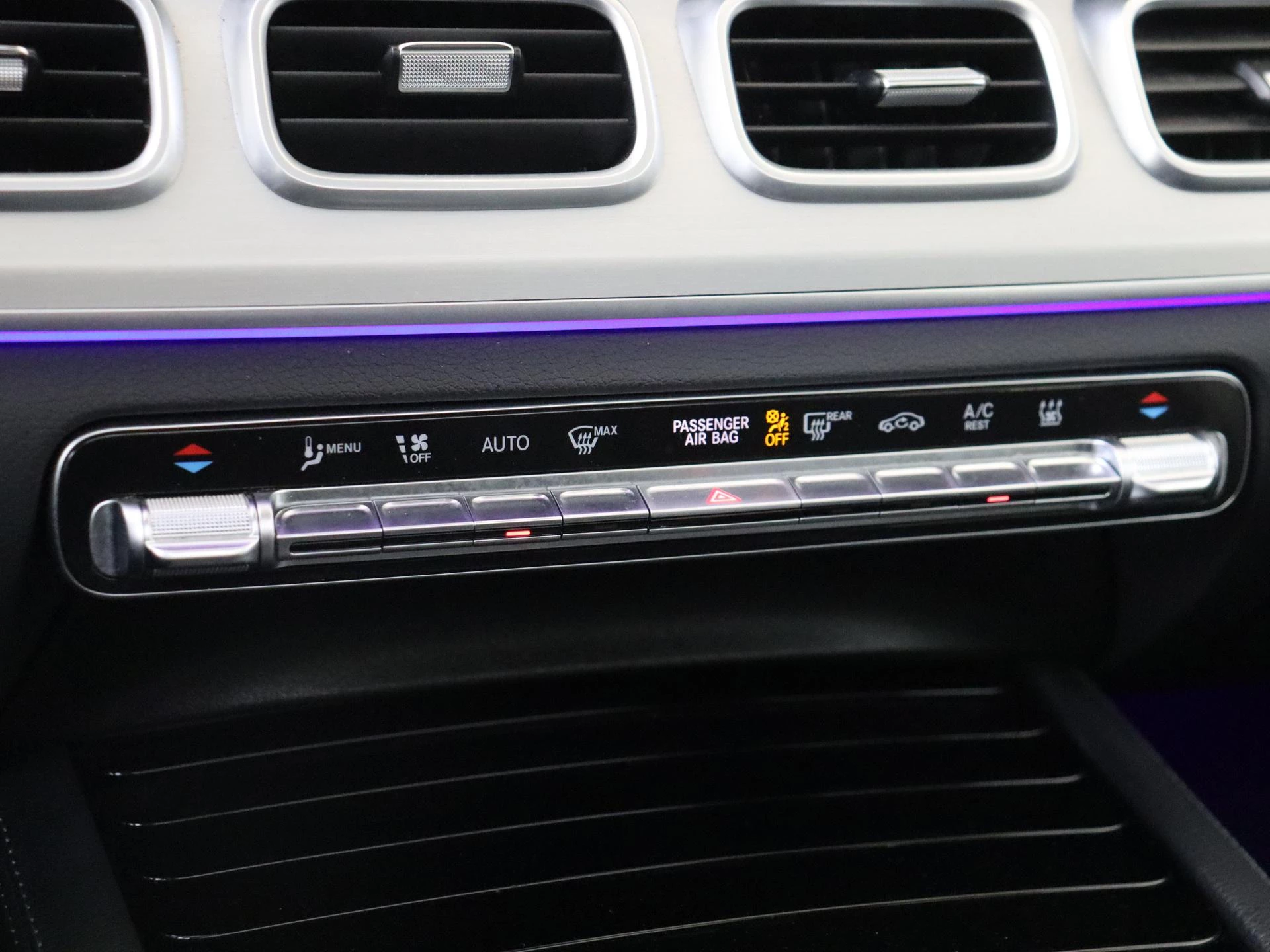 Mercedes-Benz-GLE-image-19