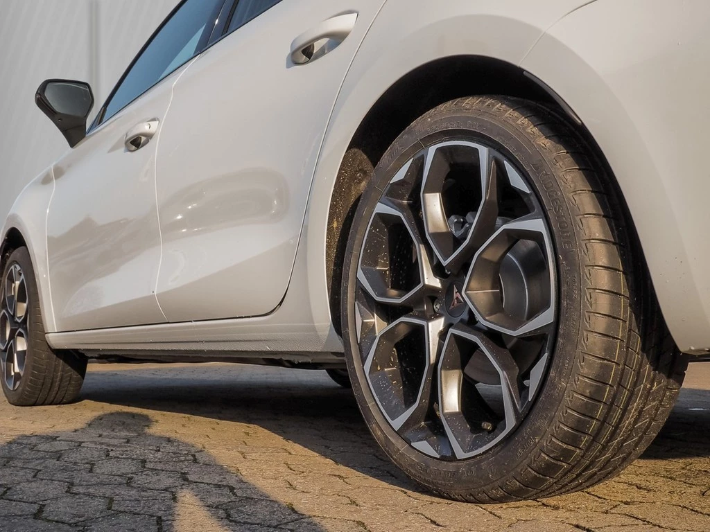 CUPRA Leon Sportstourer ST 1.5 eTSI UPE 50.880 Business+ Matrix 18"