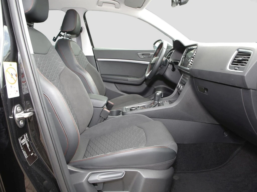 SEAT Ateca 2.0 TSI DSG 4Drive FR 18" ACC NAVI SHZ