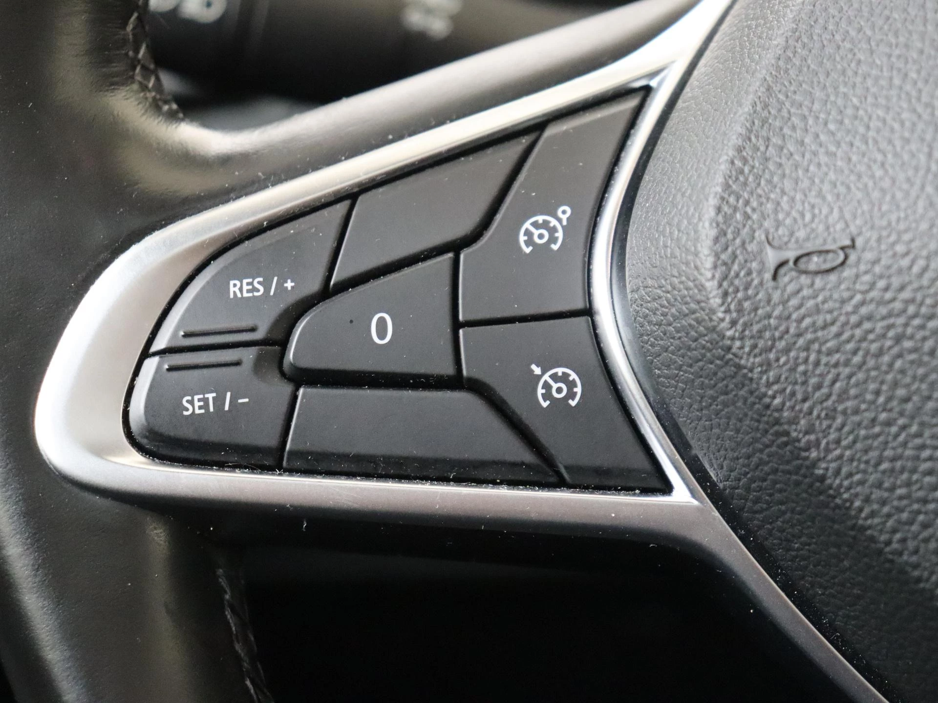 Renault Captur 1.6 E-Tech Plug-in Hybrid 160 Initiale Paris