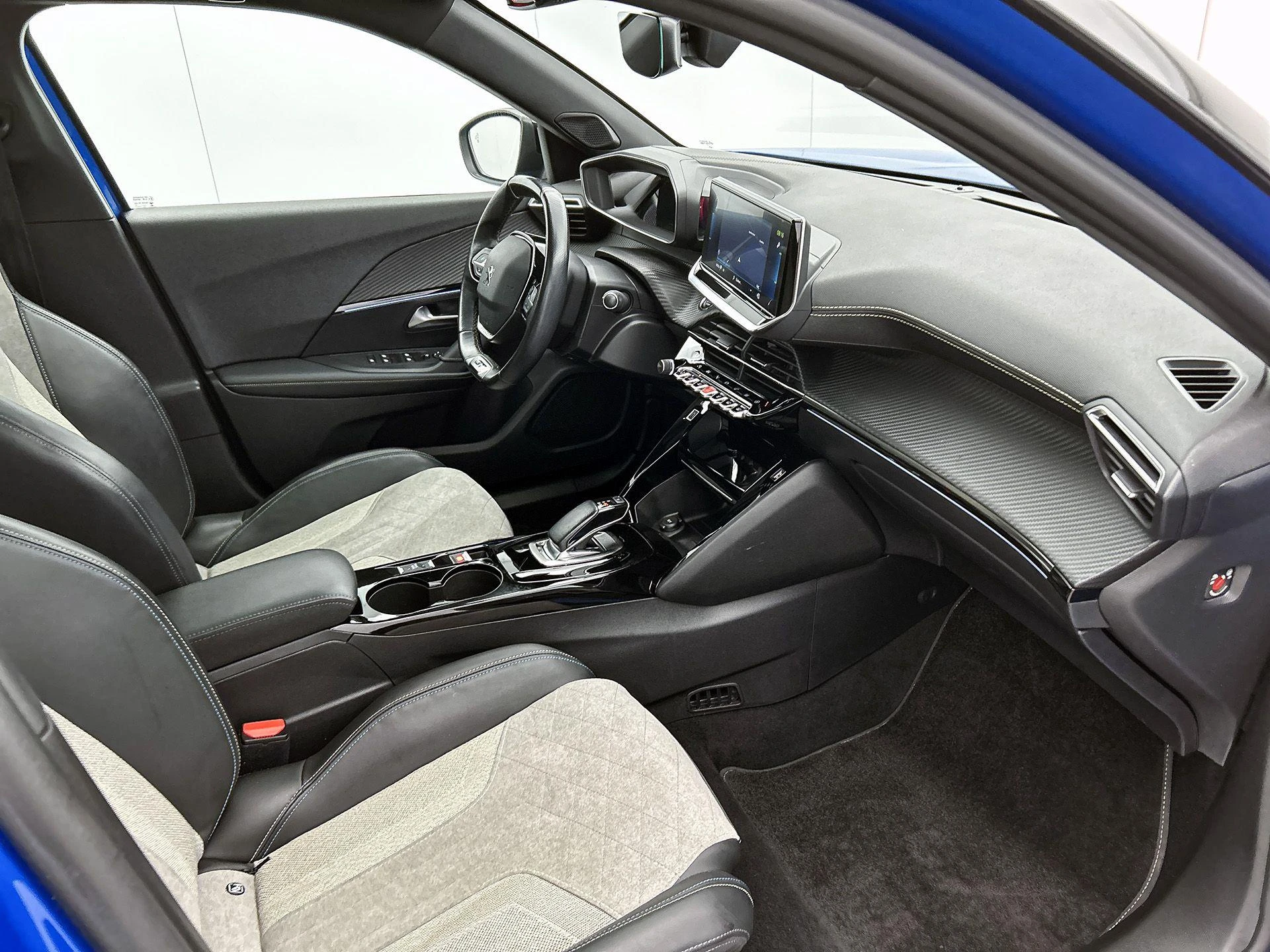Peugeot-e-2008-image-22
