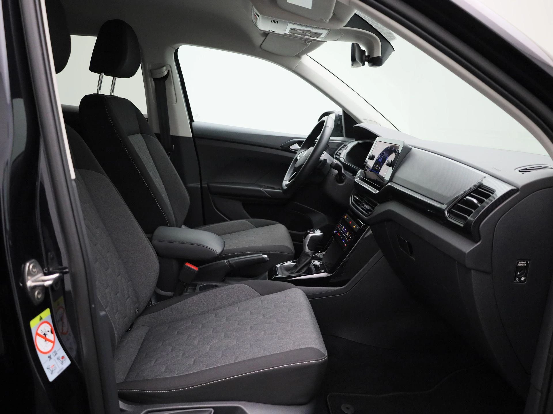 Volkswagen-T-Cross-image-35